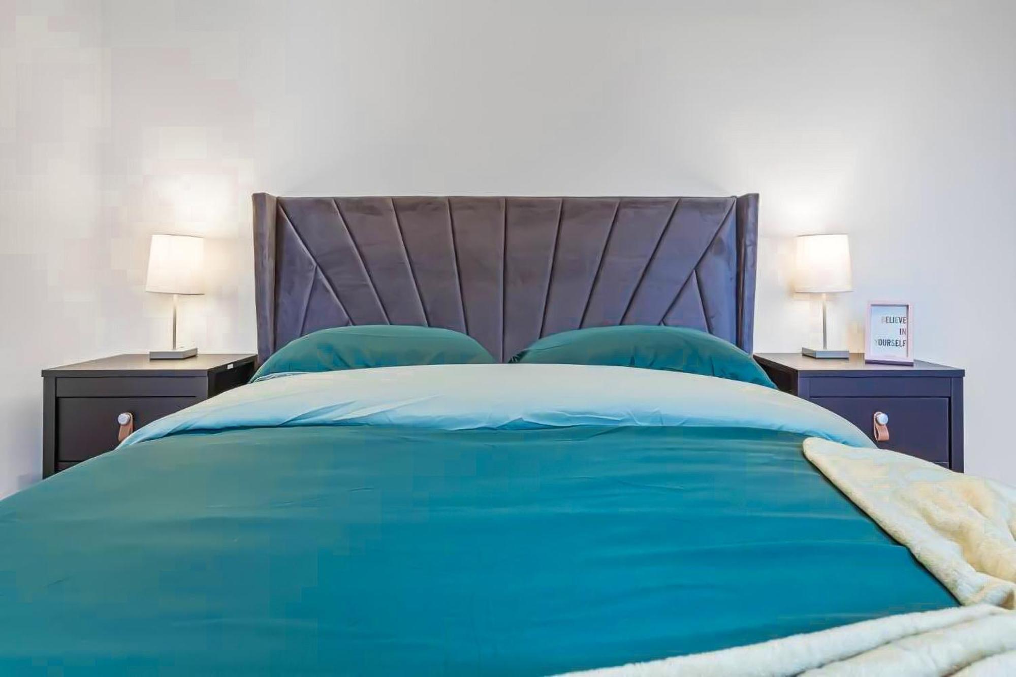 Brand New Near Bridge Lr1 Londres