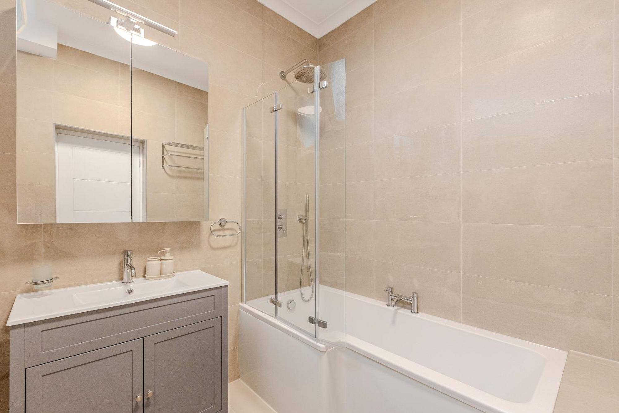Appartement 3br 3lvl Flat In Camden, 5 Mins Camden Town Tube *