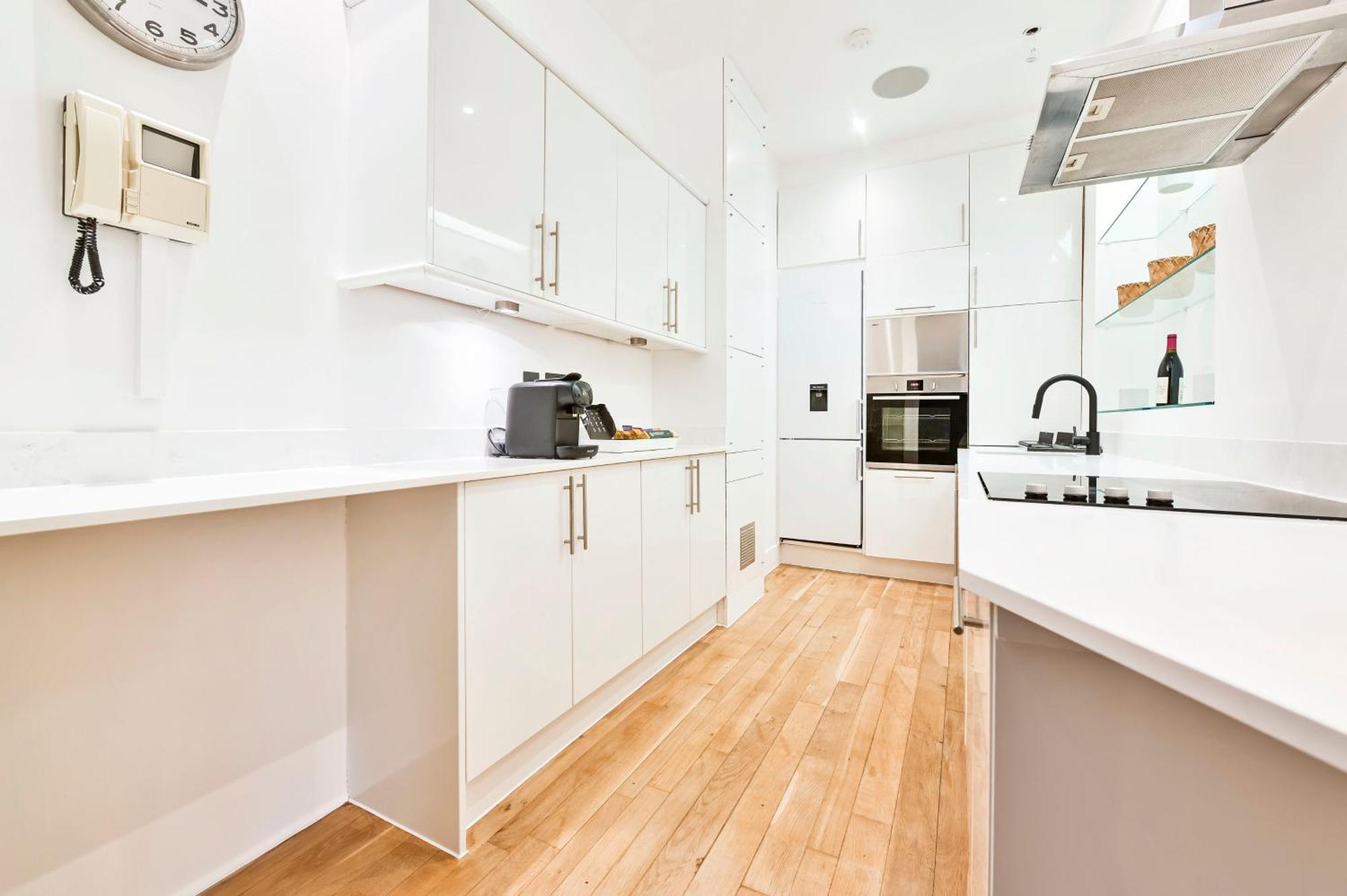 Wonderful Fitzrovia 3 Bed Apartment London