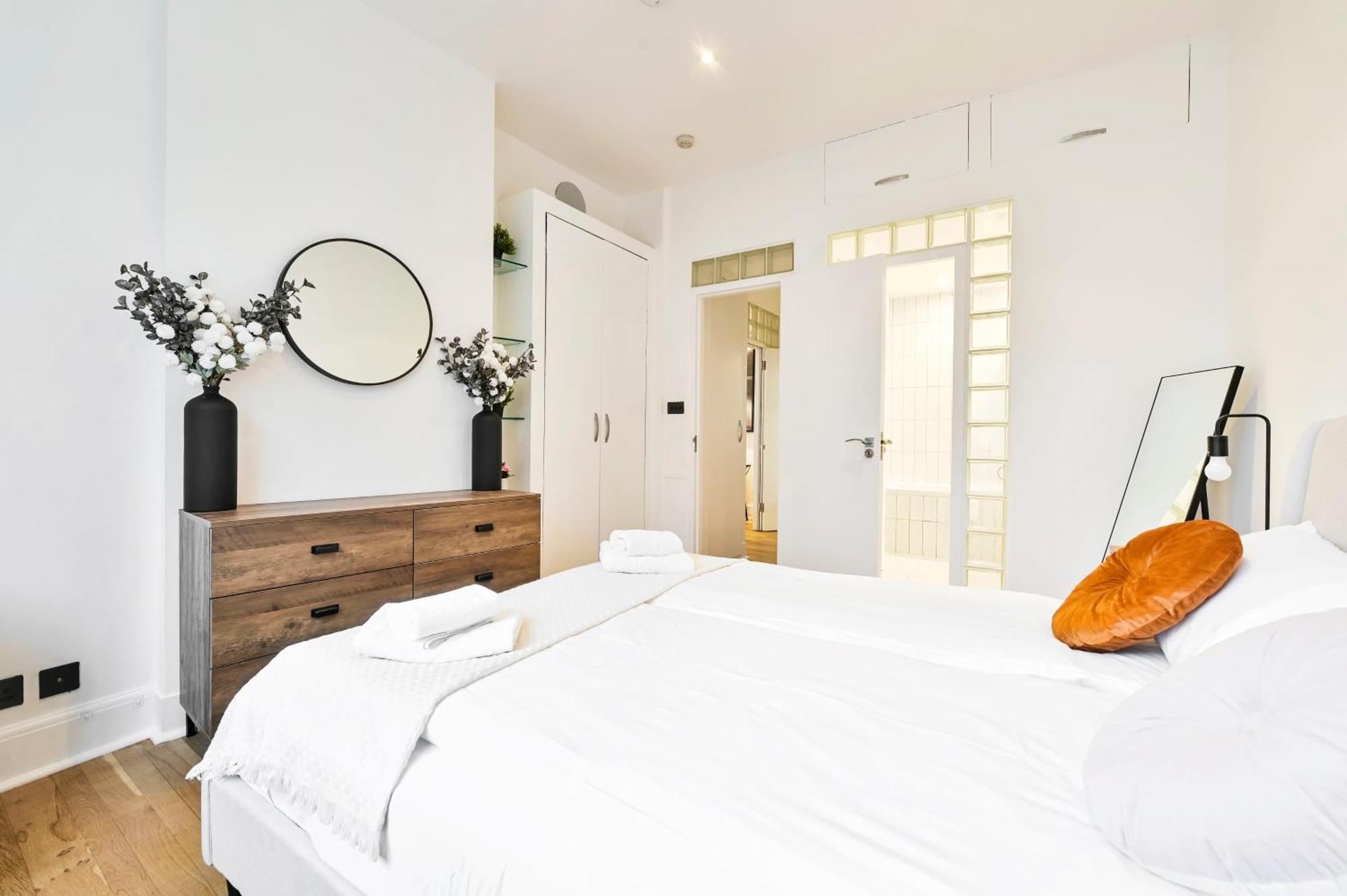 Wonderful Fitzrovia 3 Bed *