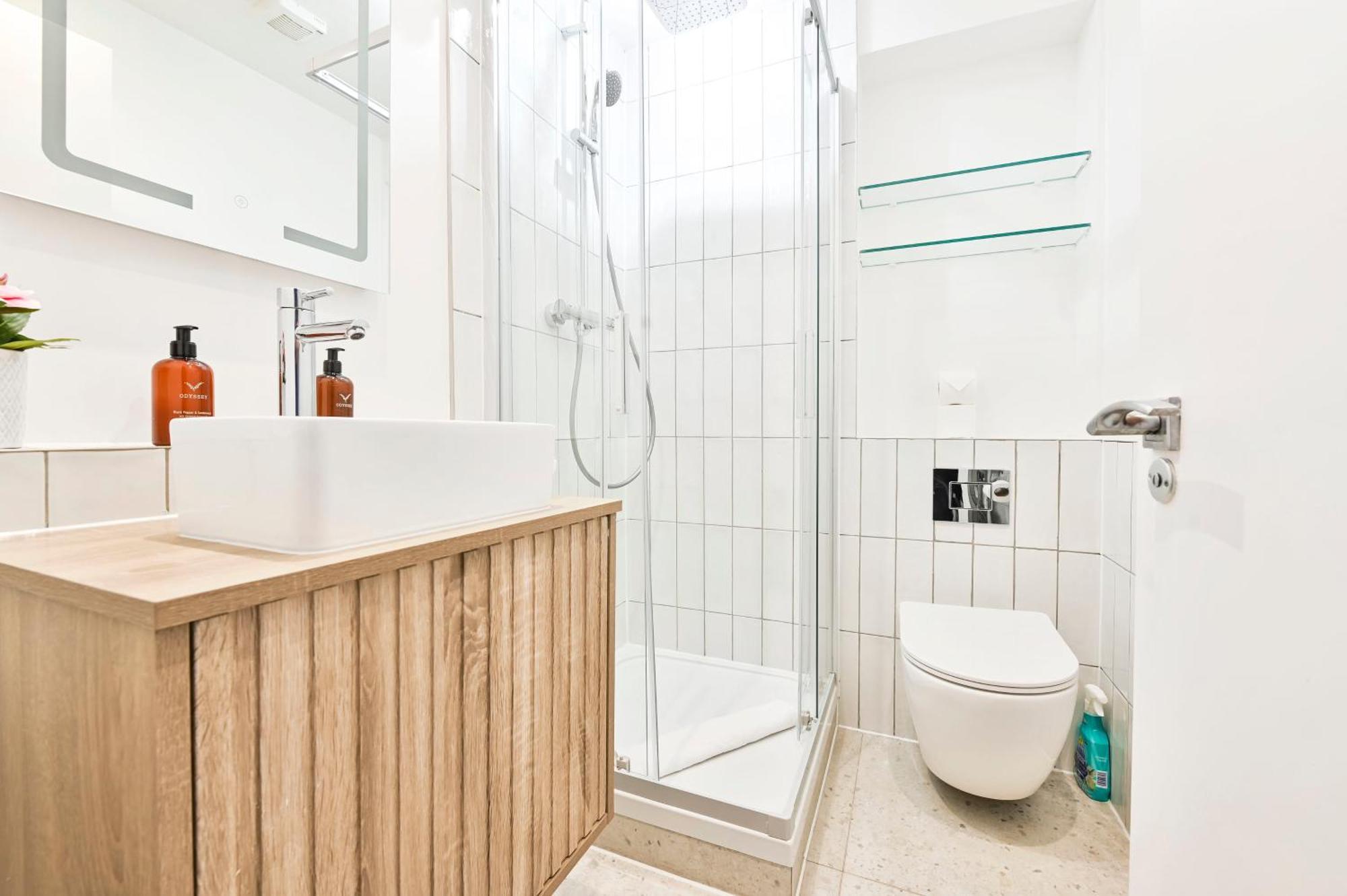 Wonderful Fitzrovia 3 Bed Apartment *