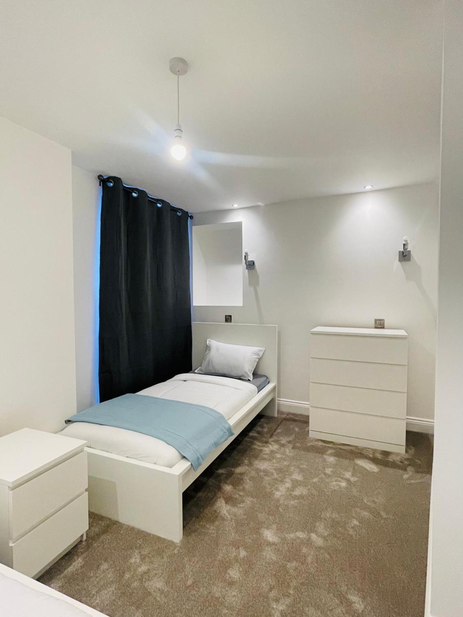 Apartamento Fully Furnished Duplex In Askew Road Londres