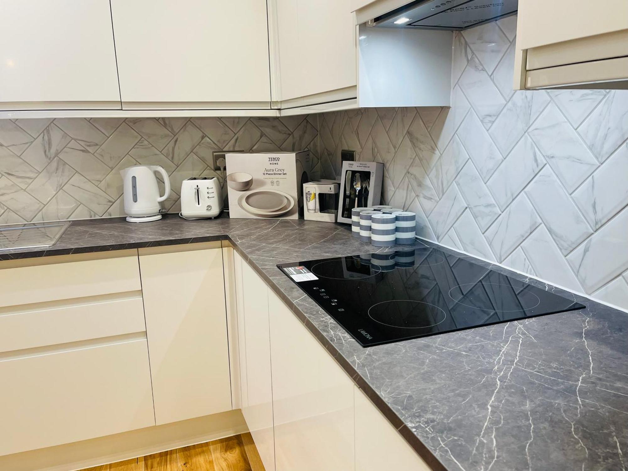 Fully Furnished Duplex In Askew Road