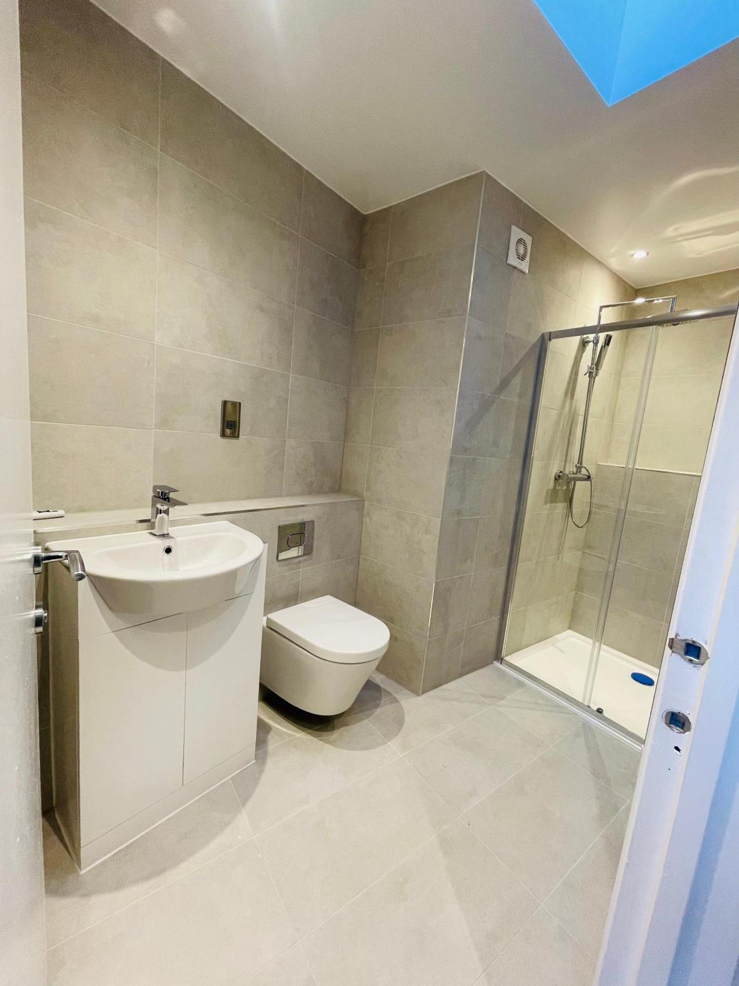 Fully Furnished Duplex In Askew Road Apartamento *