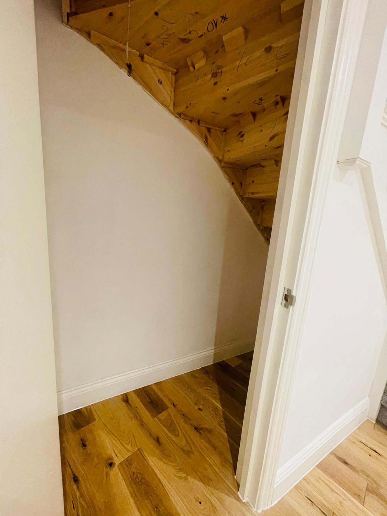 Fully Furnished Duplex In Askew Road Apartamento