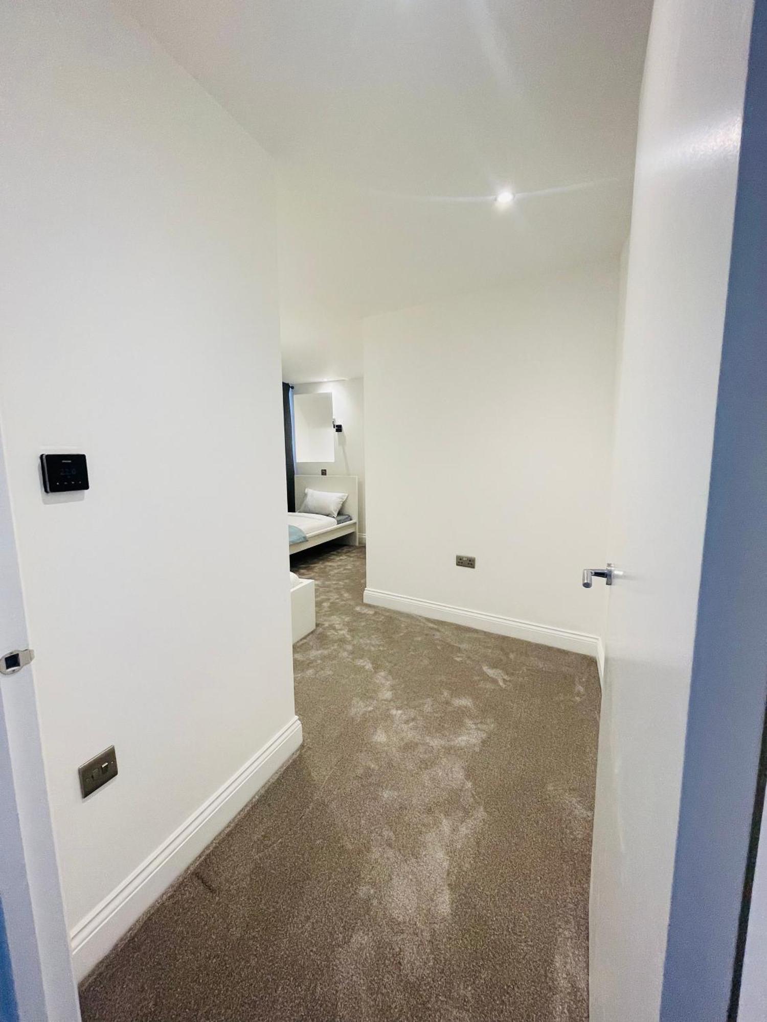 Fully Furnished Duplex In Askew Road *