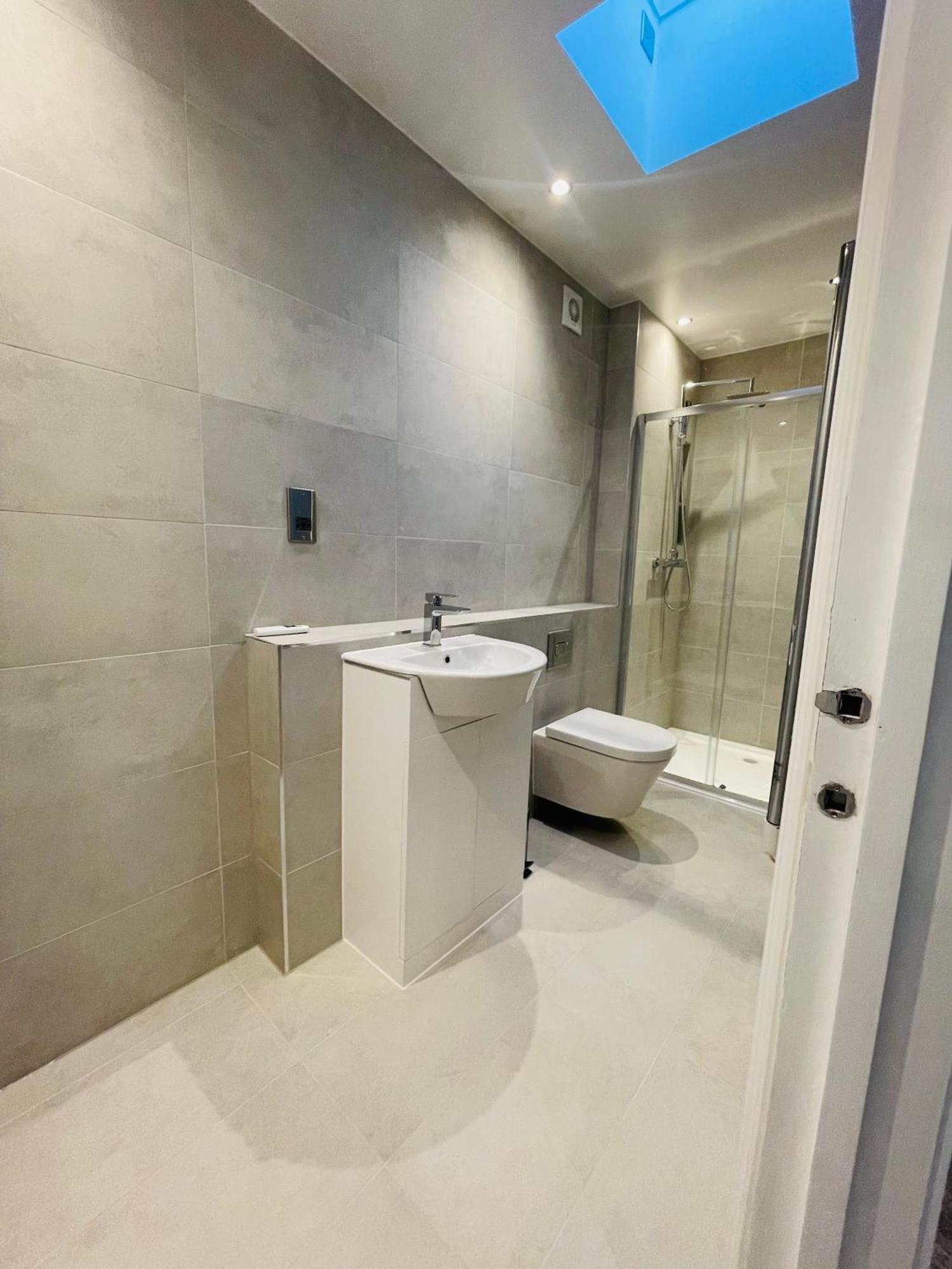 Fully Furnished Duplex In Askew Road *