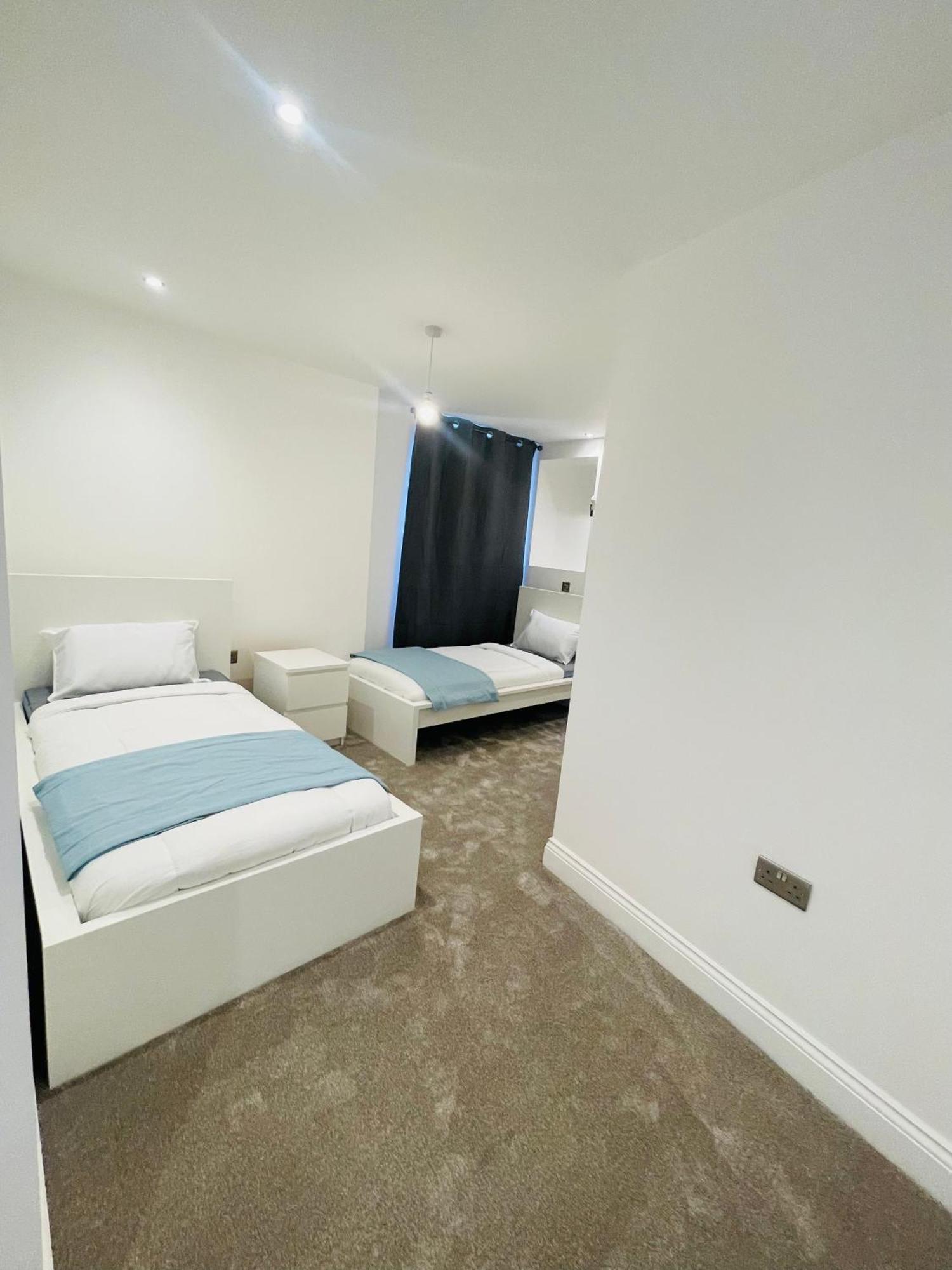Apartamento Fully Furnished Duplex In Askew Road *