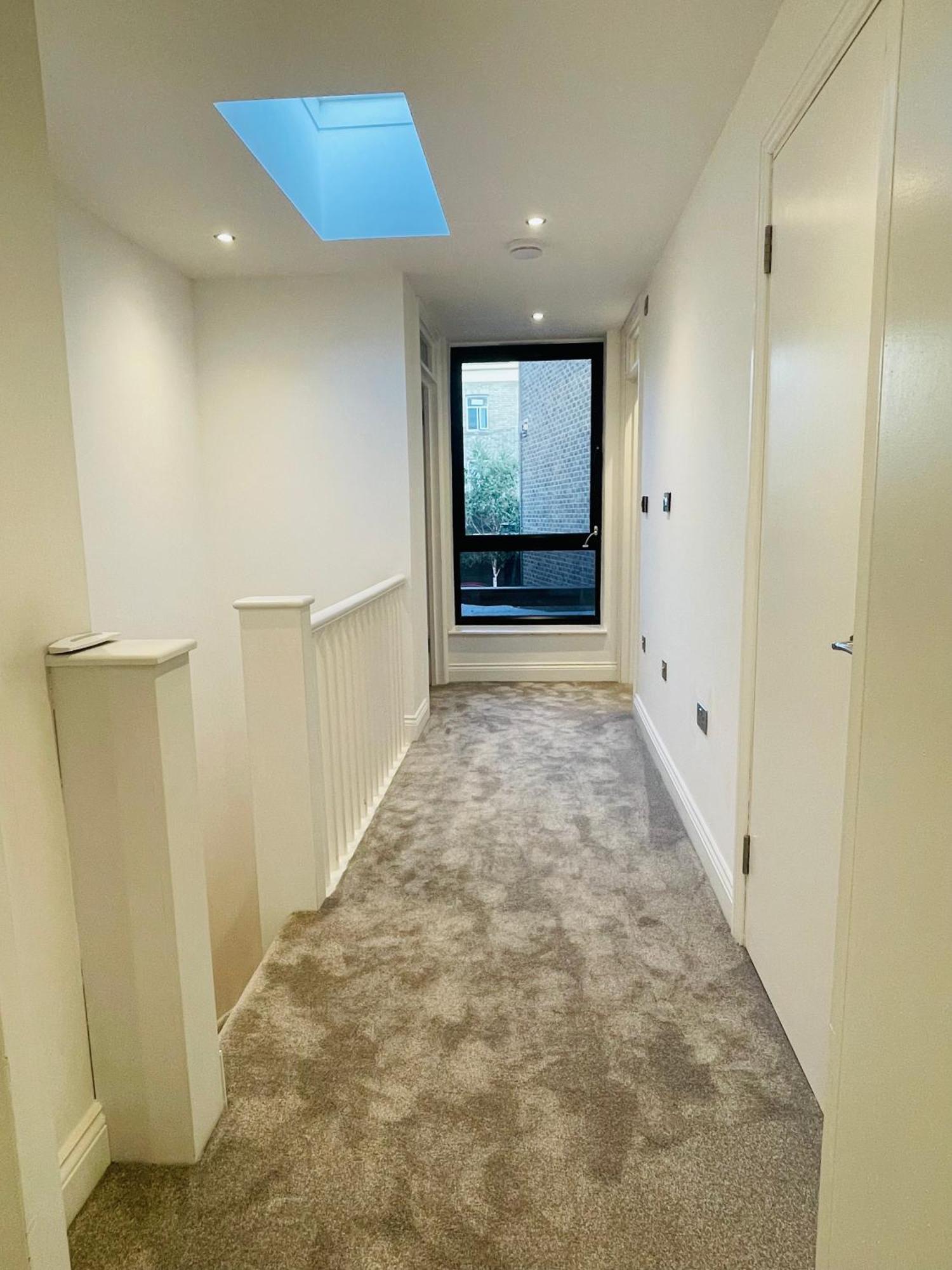 Fully Furnished Duplex In Askew Road Londres