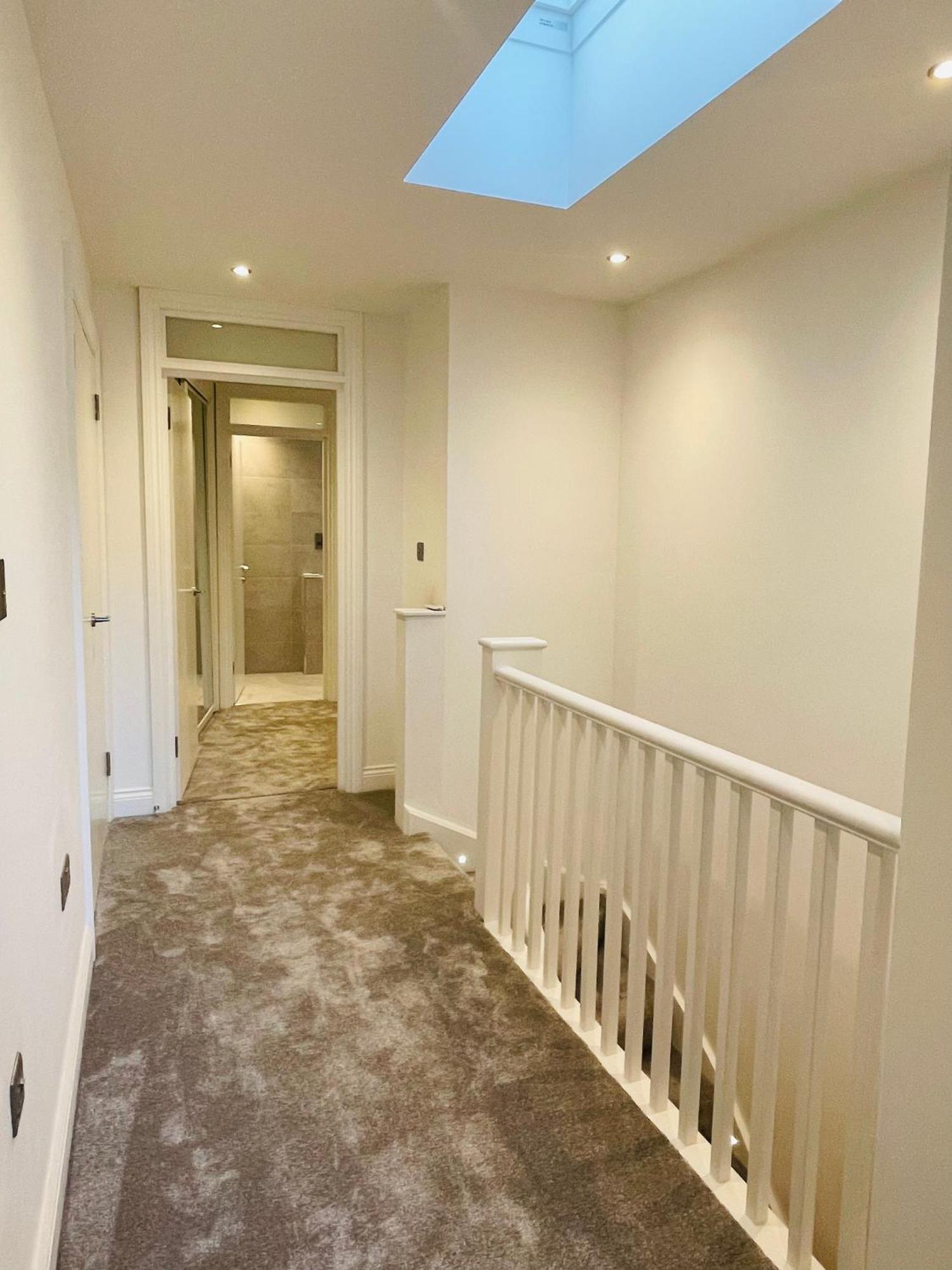 Fully Furnished Duplex In Askew Road * Londres