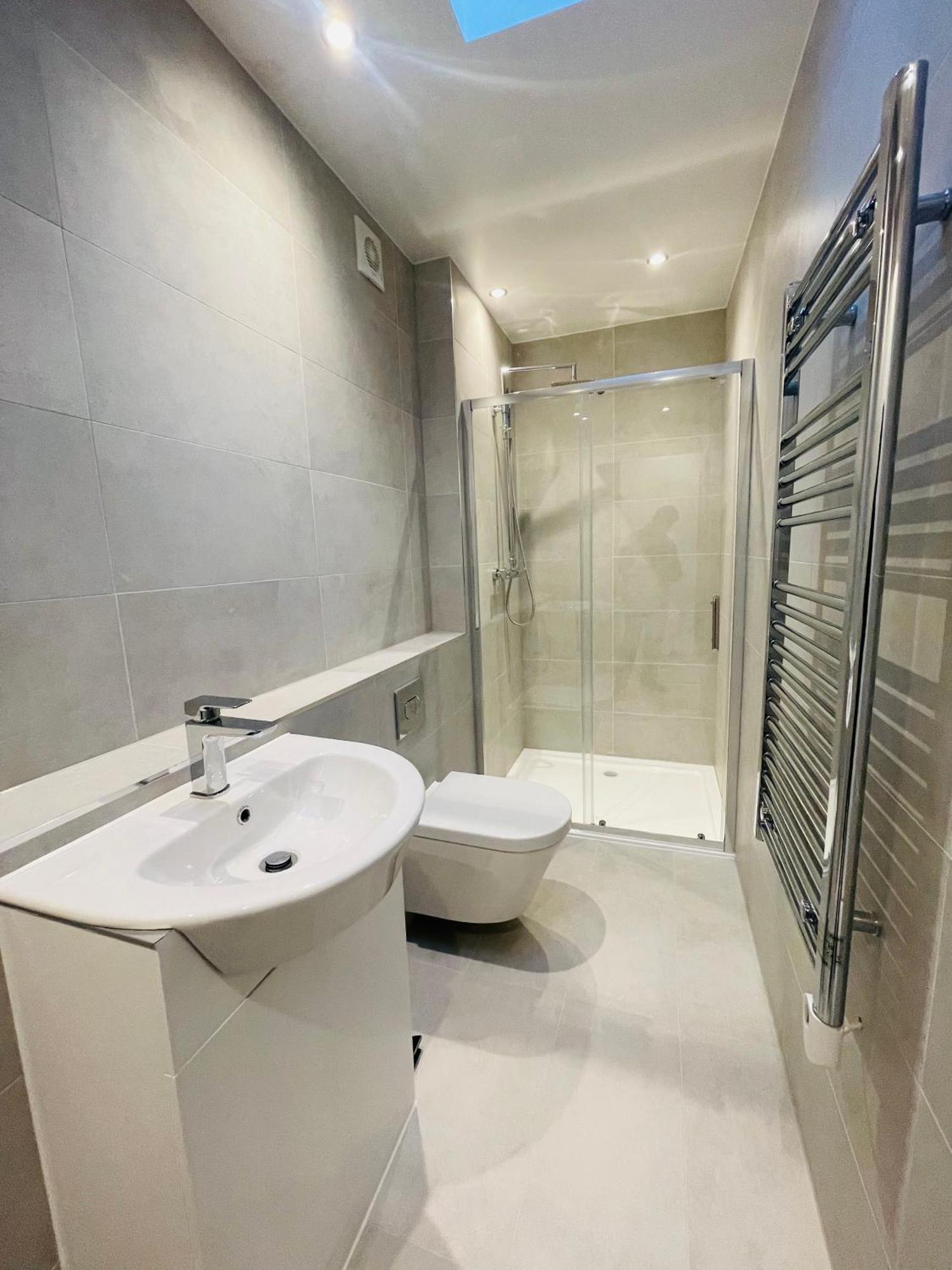 Fully Furnished Duplex In Askew Road Apartamento
