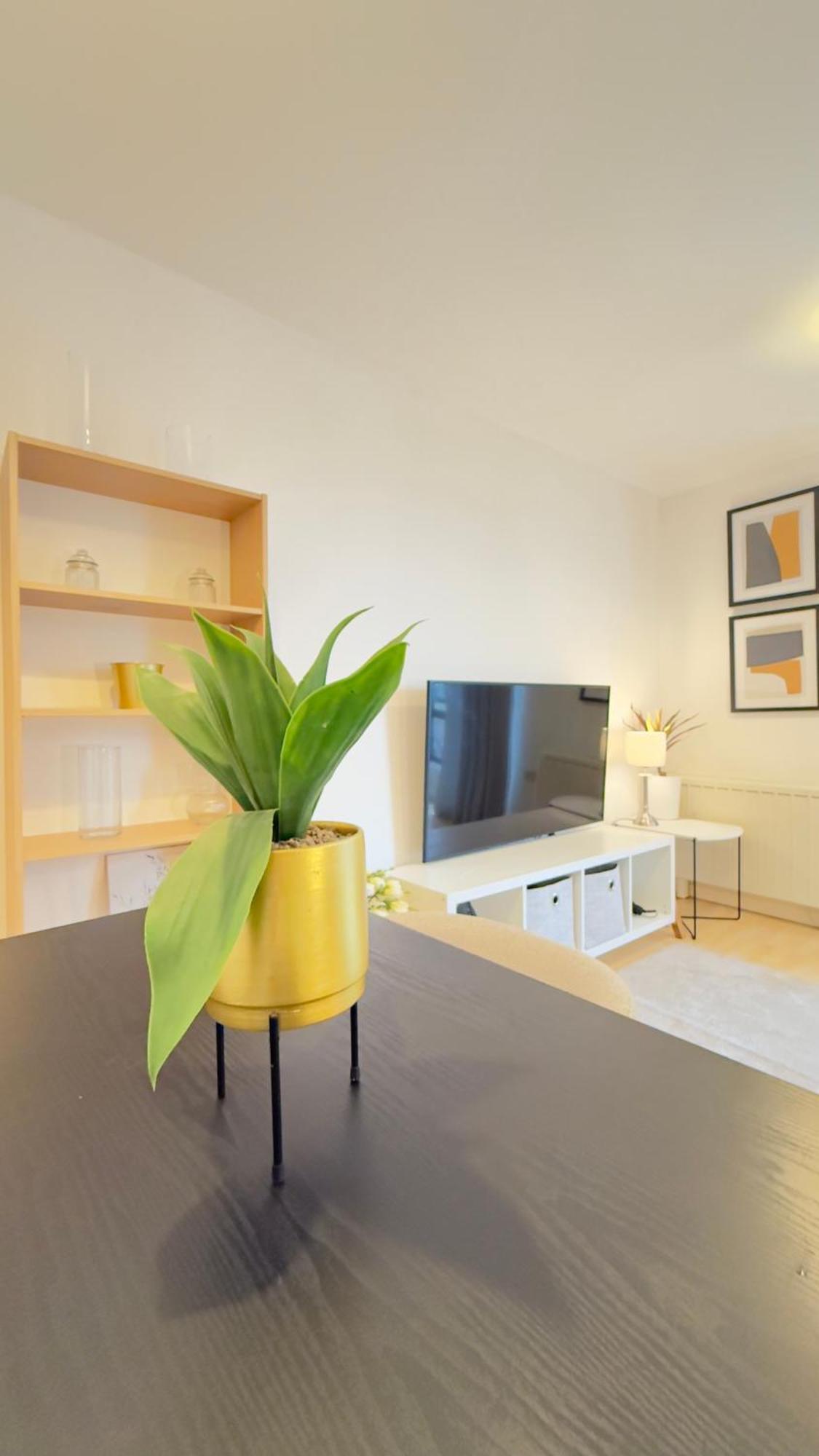 Modern Spacious Opposite Station Ii Apartamento *
