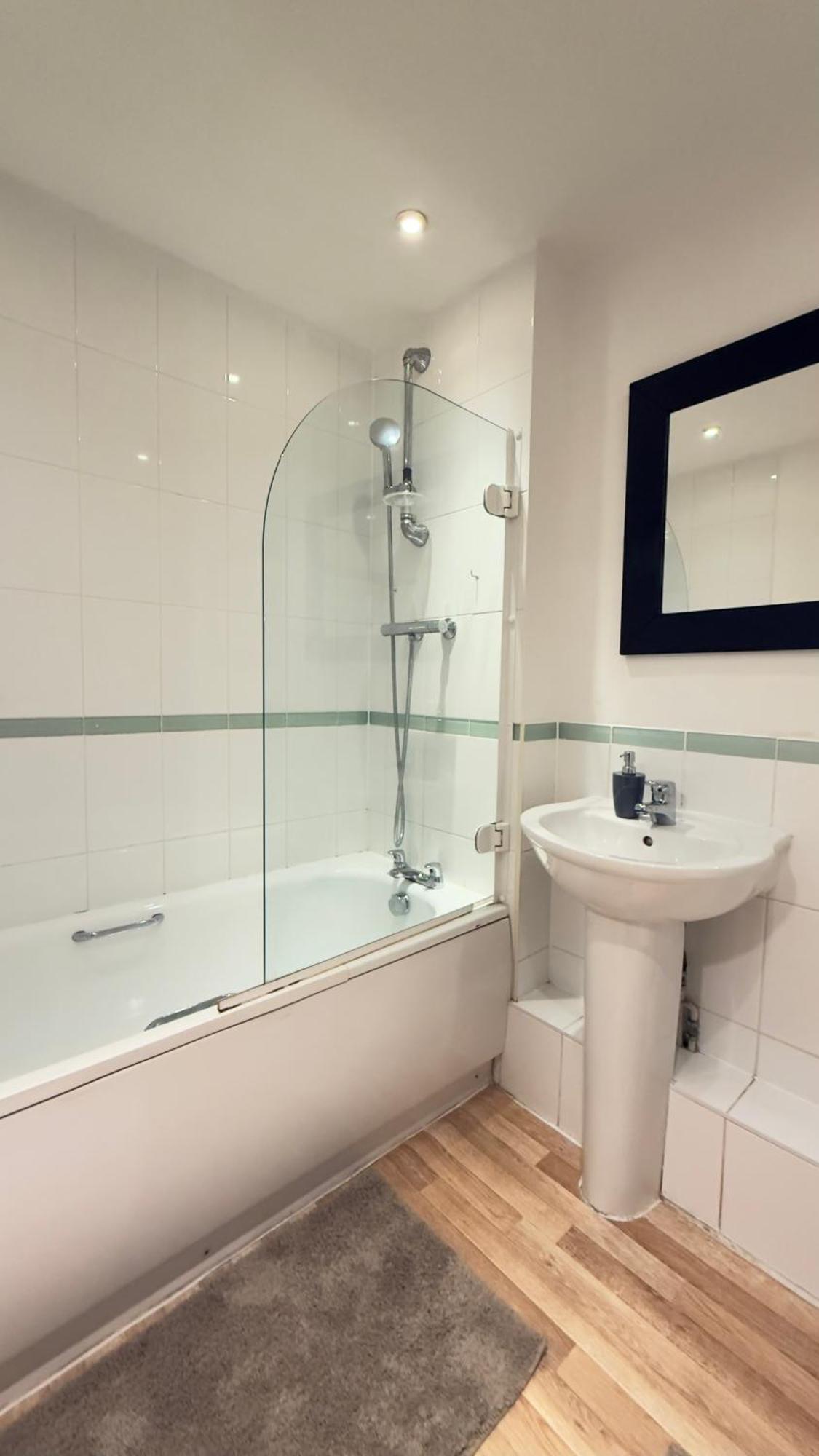Apartamento Modern Spacious Opposite Station Ii *