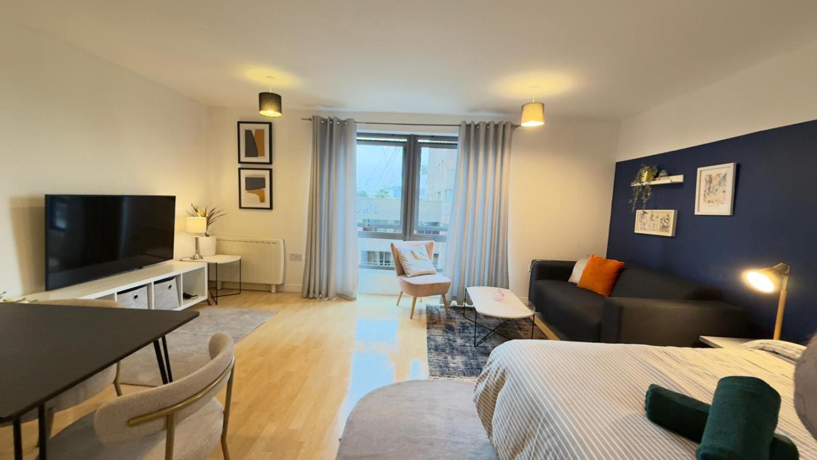 Apartamento Modern Spacious Opposite Station Ii Londres