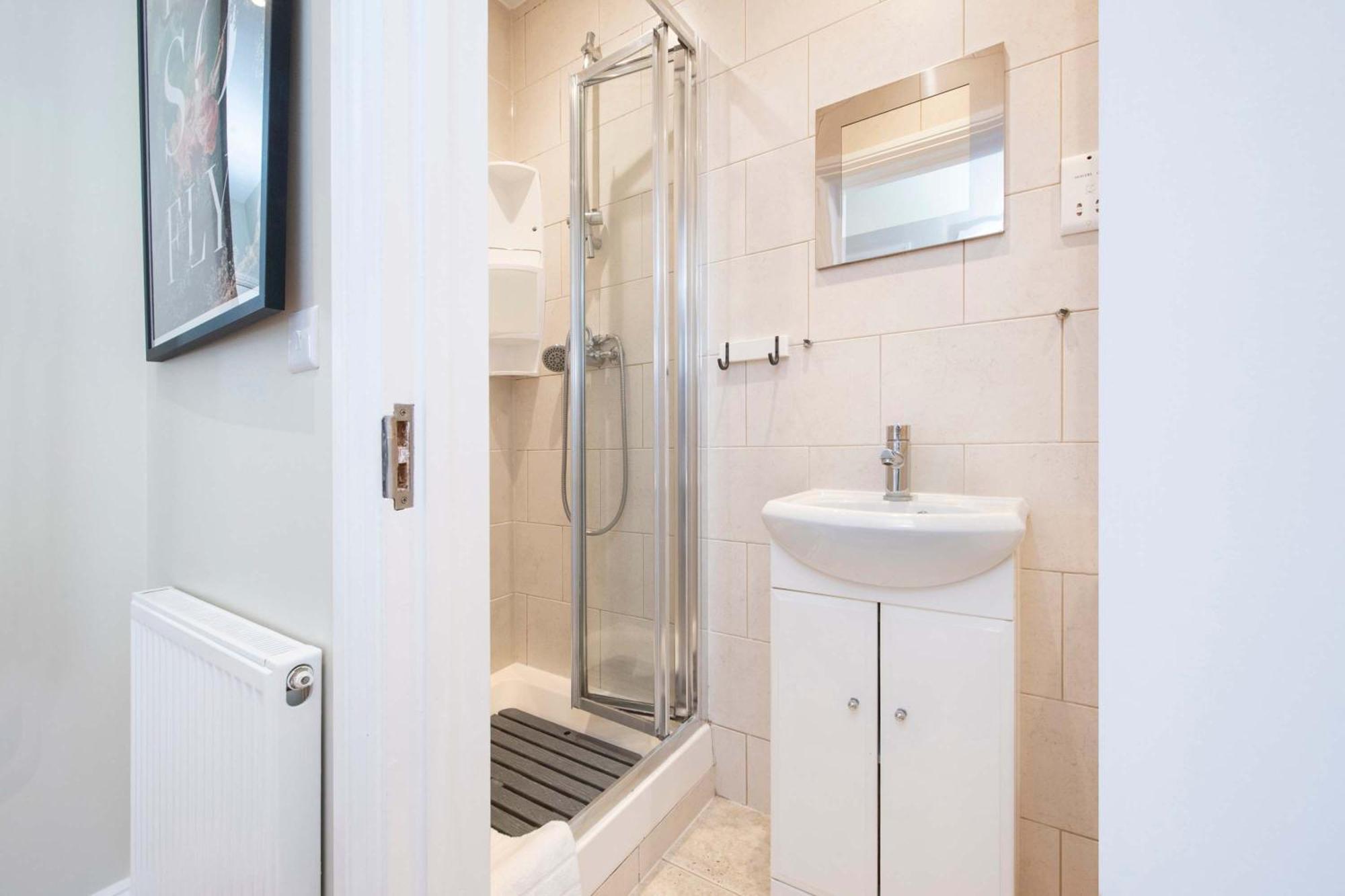 So Glamorous Pad - Fitzrovia - By Frankie Says Apartamento