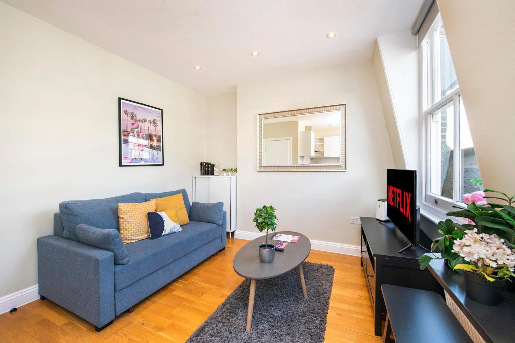 So Glamorous Pad - Fitzrovia - By Frankie Says Londres