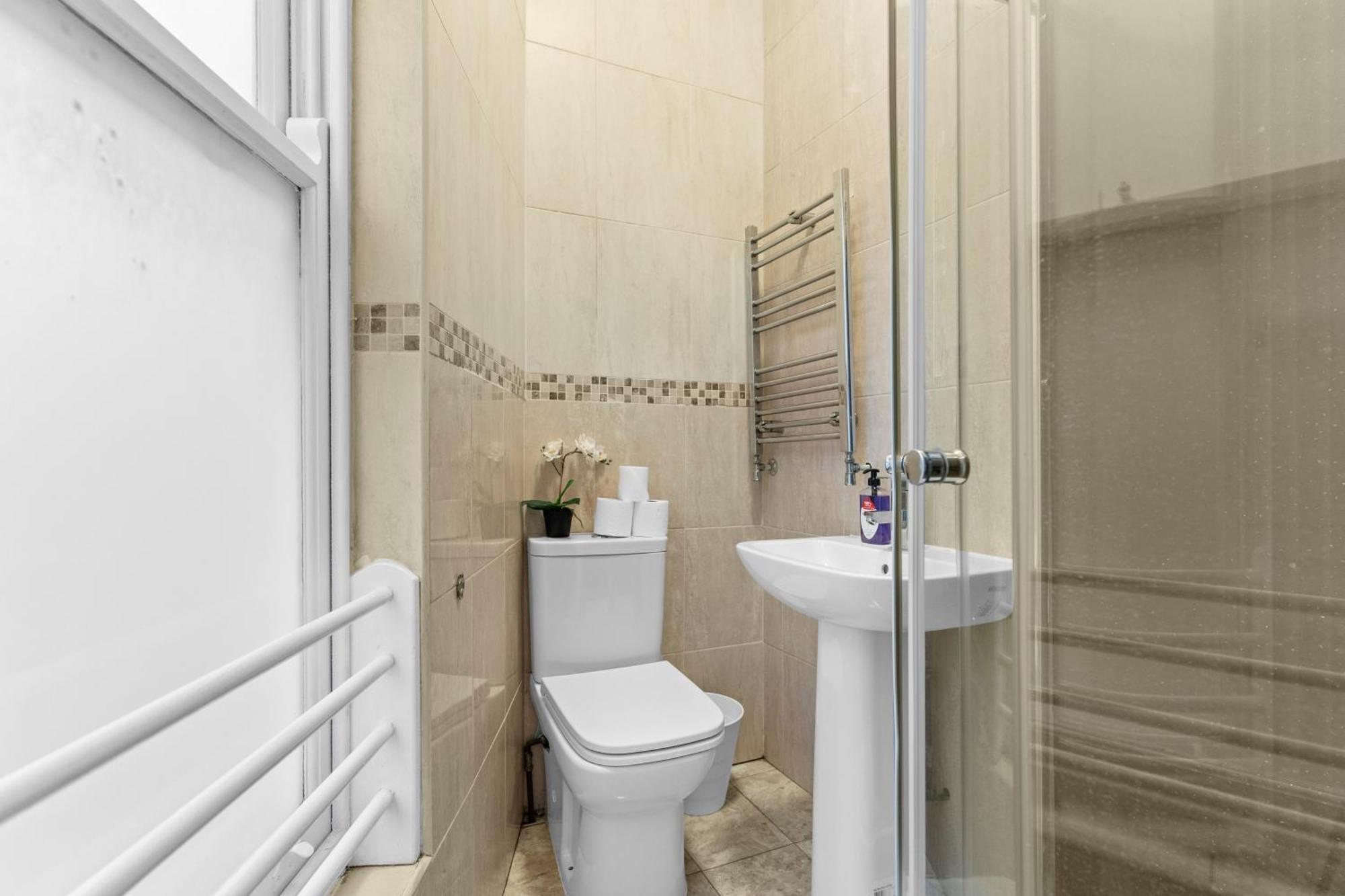 Apartment Livestay Affordable One Bedroom & Studio In India Docks E14 London