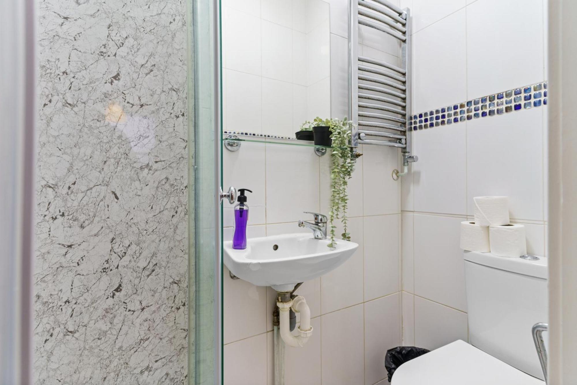 Livestay Affordable One Bedroom & Studio In India Docks E14 Apartment