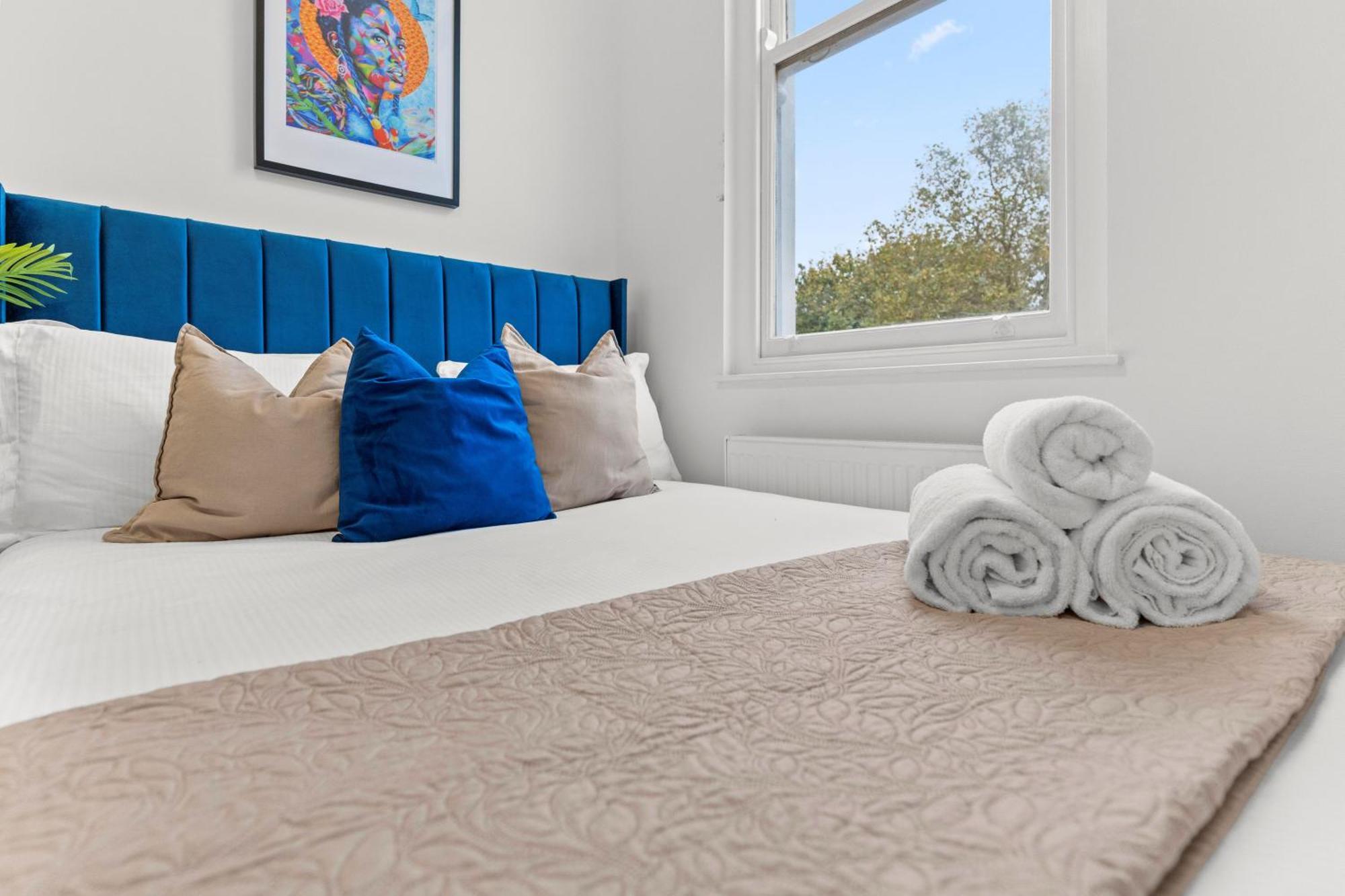 Apartment Livestay Affordable One Bedroom & Studio In India Docks E14 London