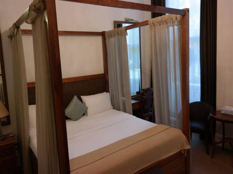 Commodore Hotel 3*