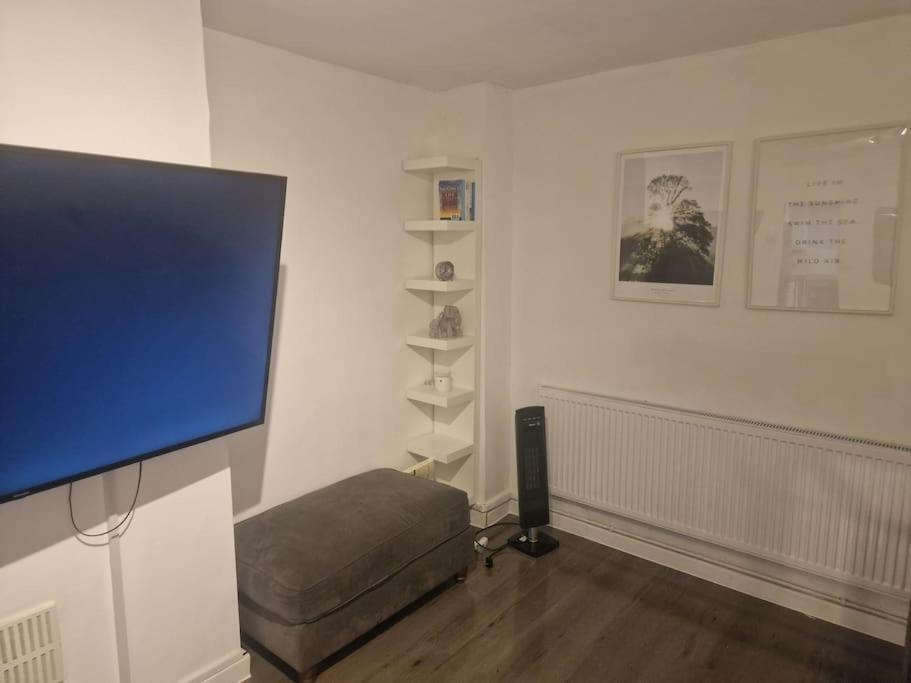 Modern Cozy One Bedroom Flat Apartamento