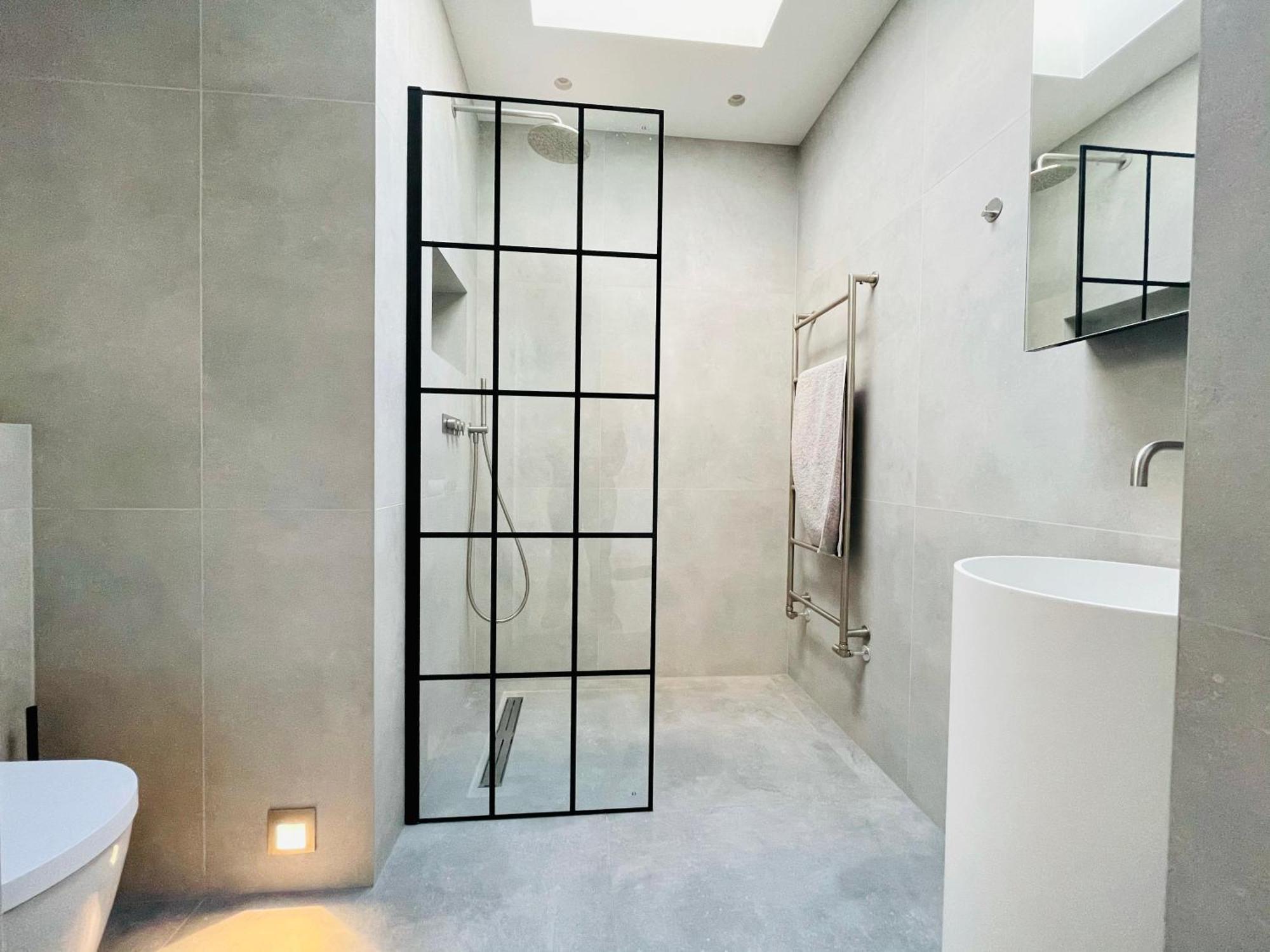 Stunning, Architecturally Designed Garden With Parking * London