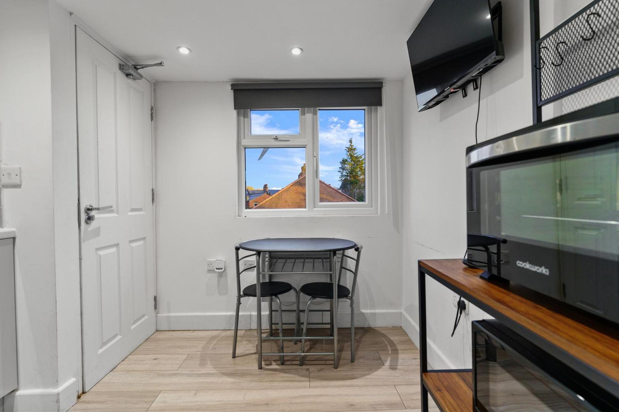 Modern Studio By Livestay Short Lets & Serviced * Londres