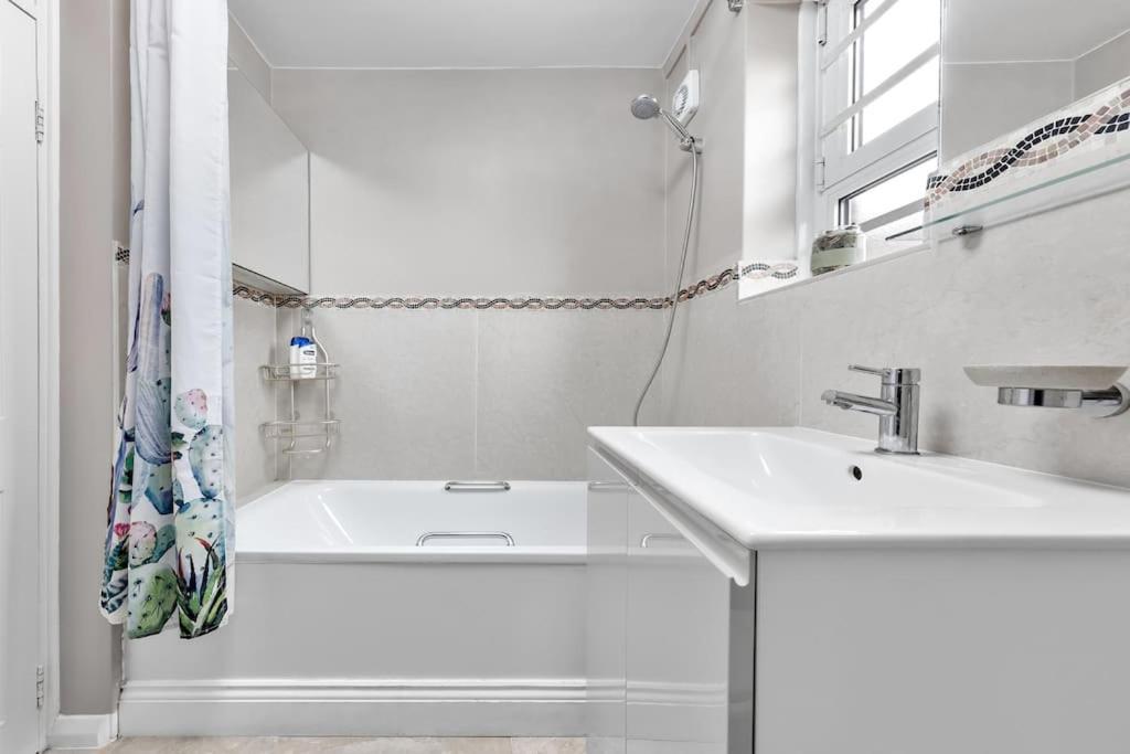 Appartement Modern Spacious 1 Bedroom Flat In Hampstead *