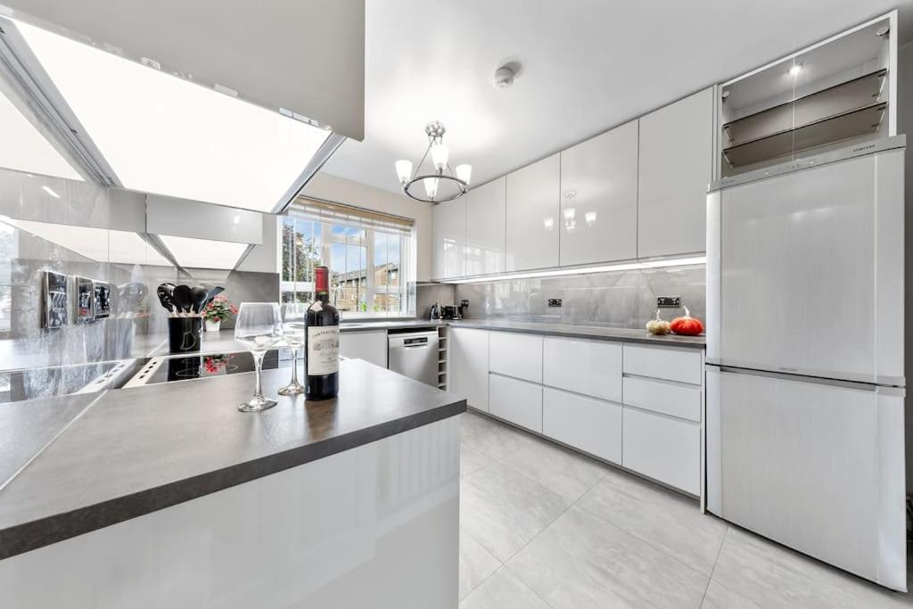 Appartement Modern Spacious 1 Bedroom Flat In Hampstead Londres
