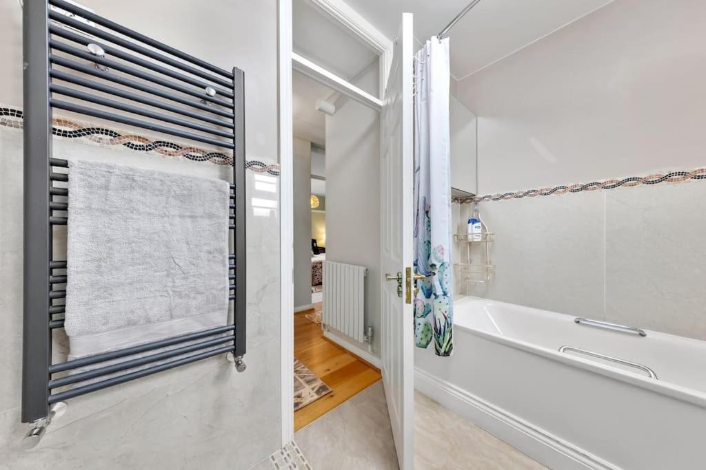 Appartement Modern Spacious 1 Bedroom Flat In Hampstead
