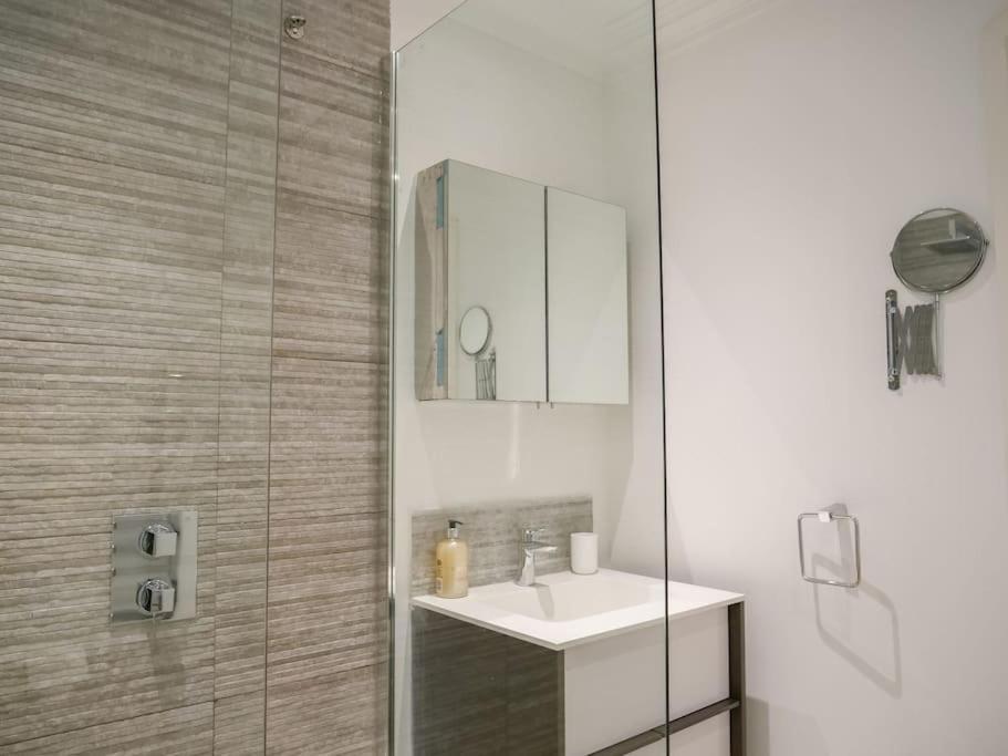 Stylish Hideaway With Oasis Garden * Londres