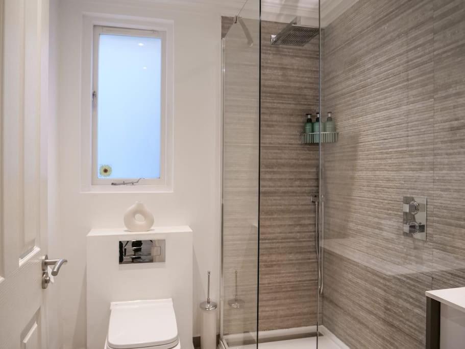 Stylish Hideaway With Oasis Garden Londres