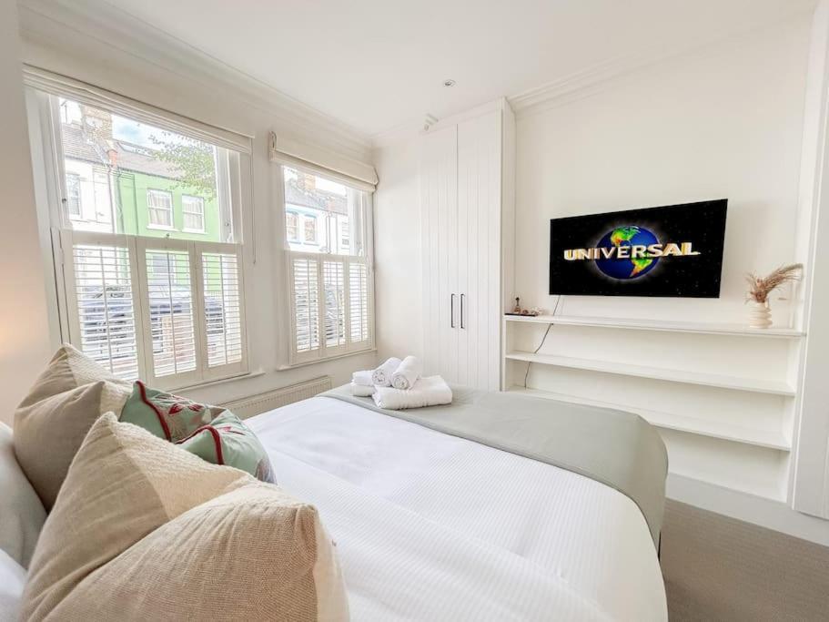 Stylish Hideaway With Oasis Garden Londres