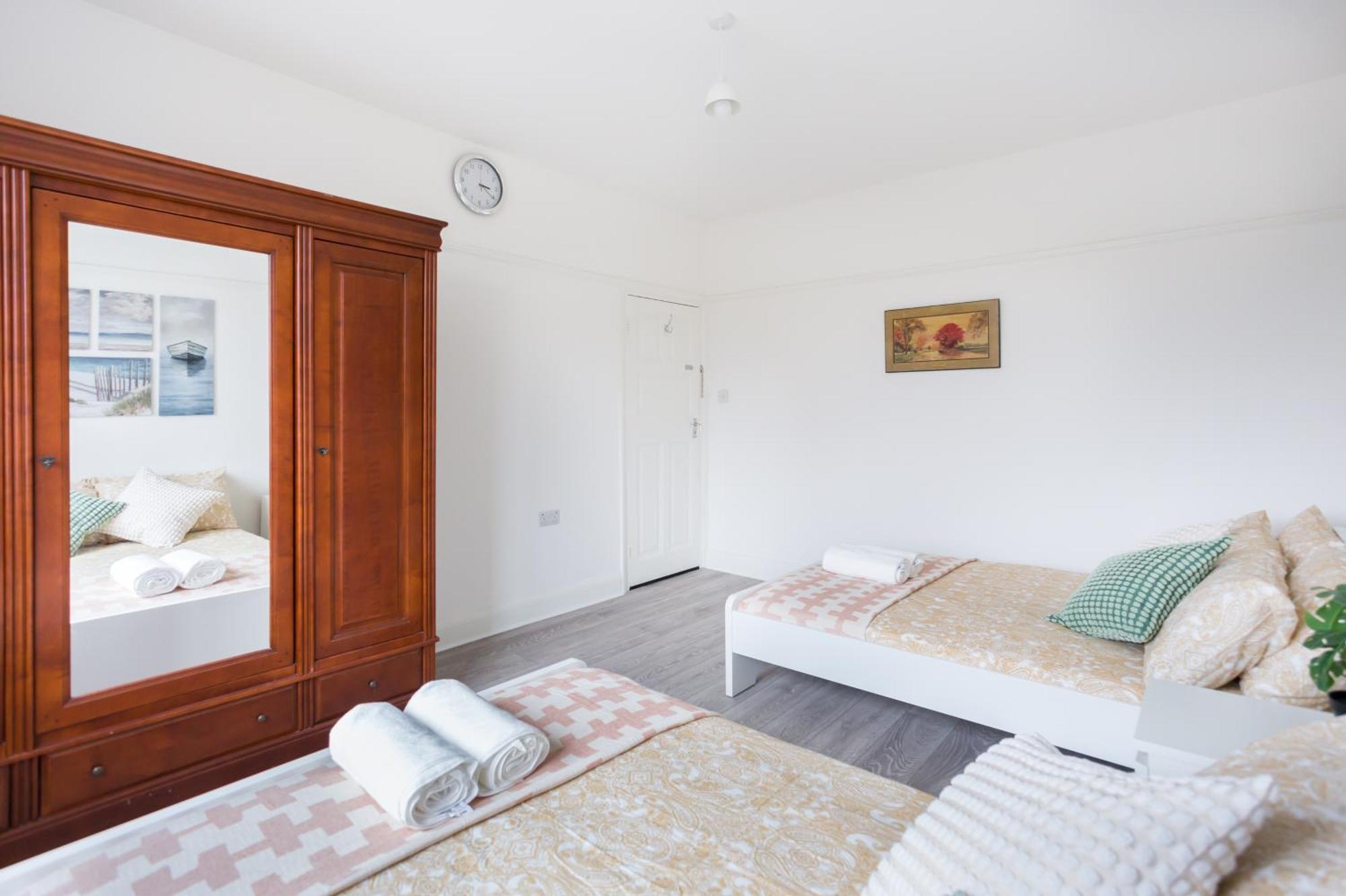 Kingswood Quarto em Acomodações Particulares Londres