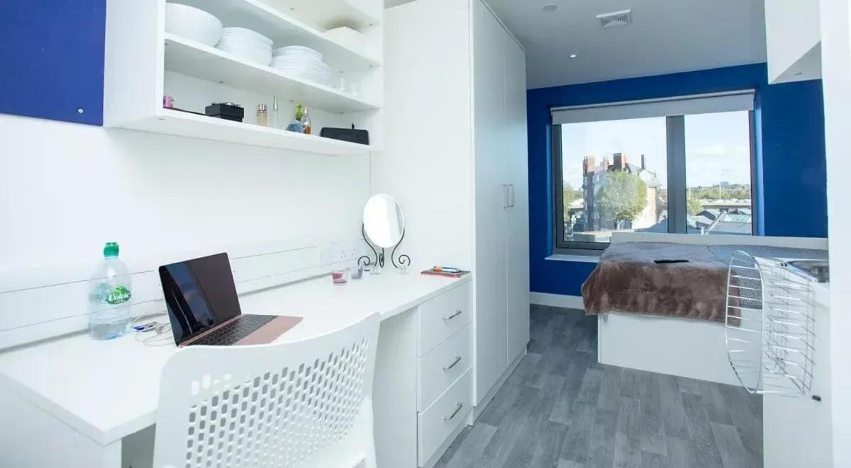 The Cube Greenwich Premium Studios *