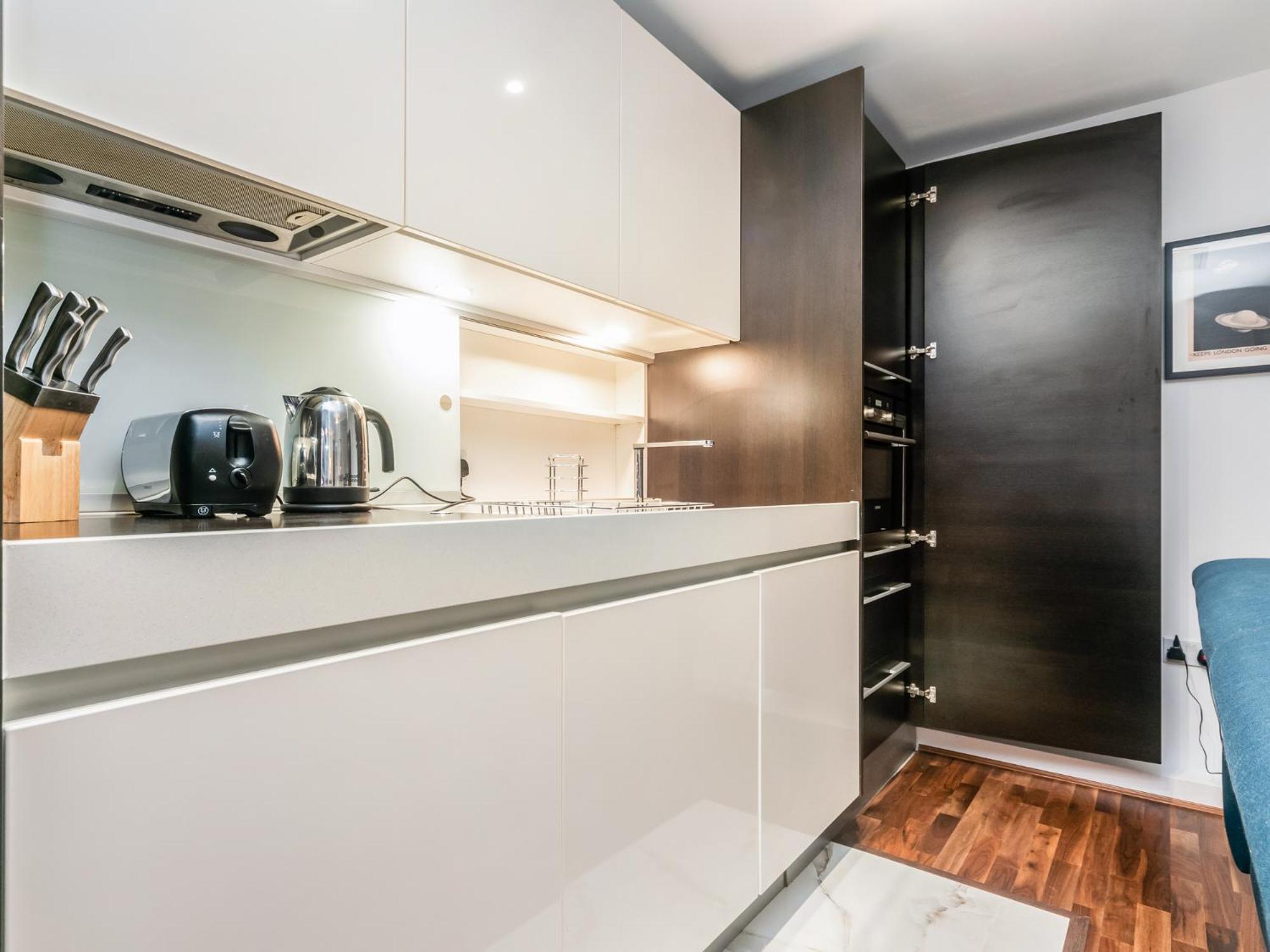 Pass The Keys Newly Renovated By Barbican Apartment