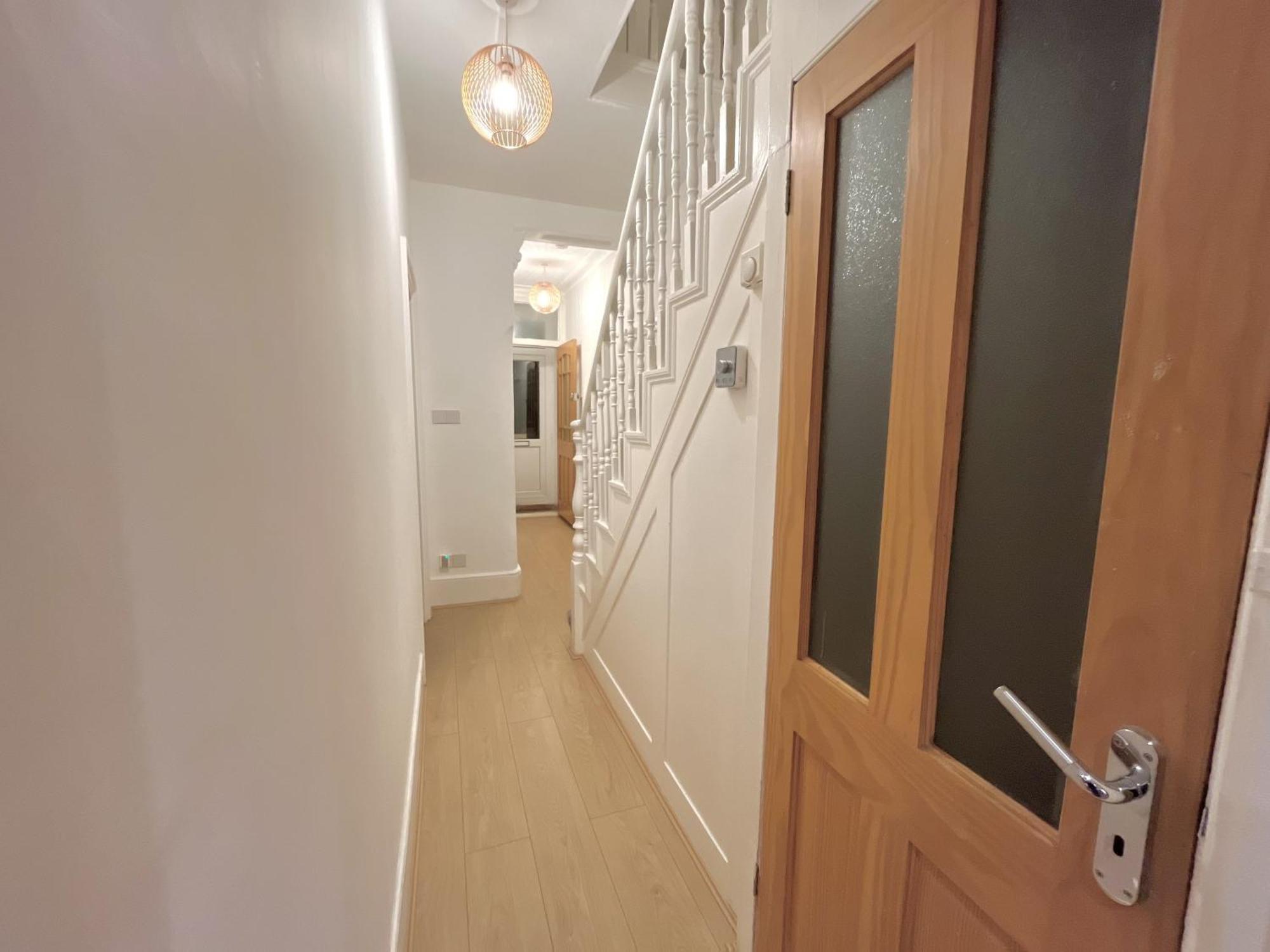 Spacious 3 Bedroom House Near London, O2, Excel, Stratford, Tube Station & Parking Available