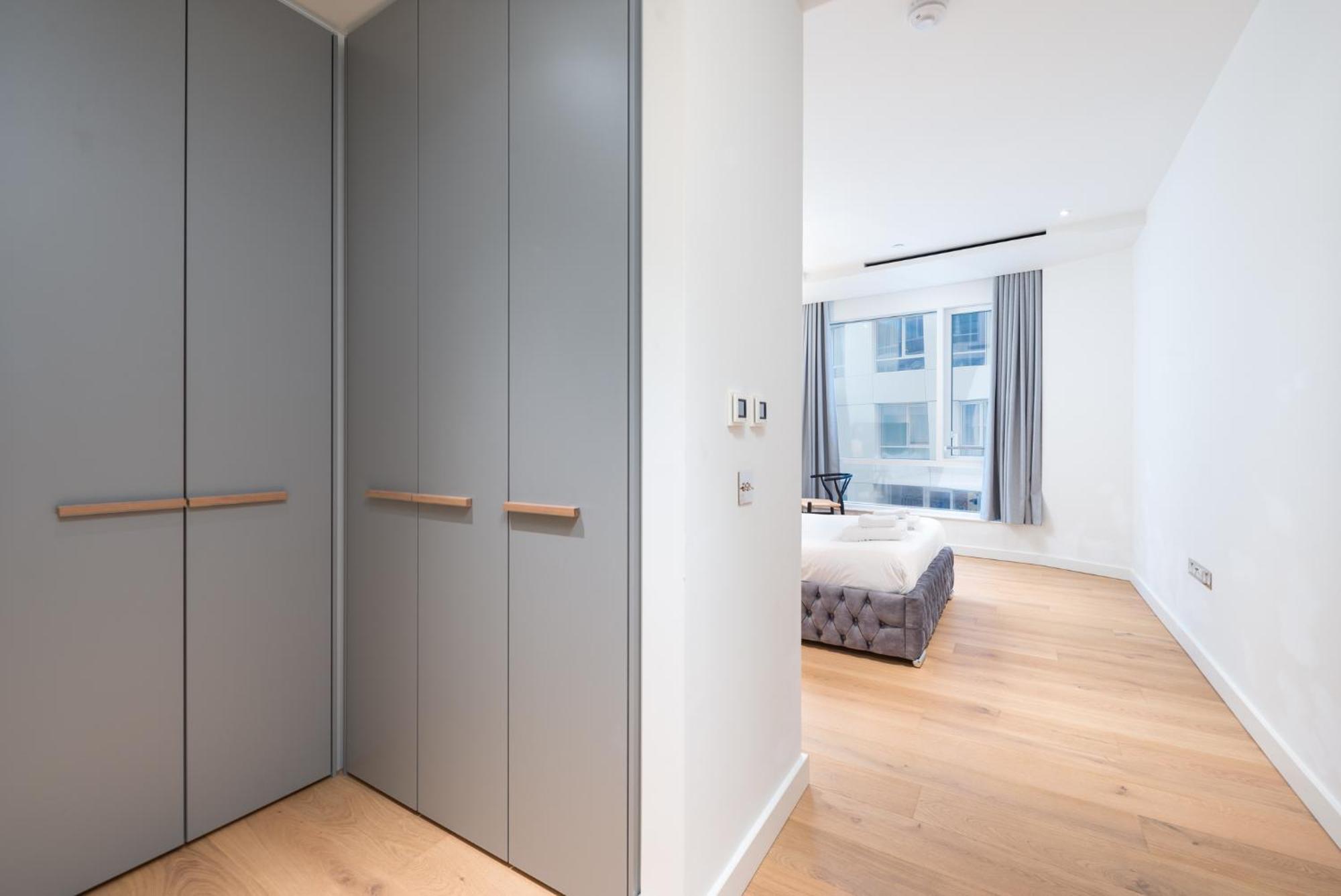 Capital Two Bedroom Flat In Battersea Apartment *