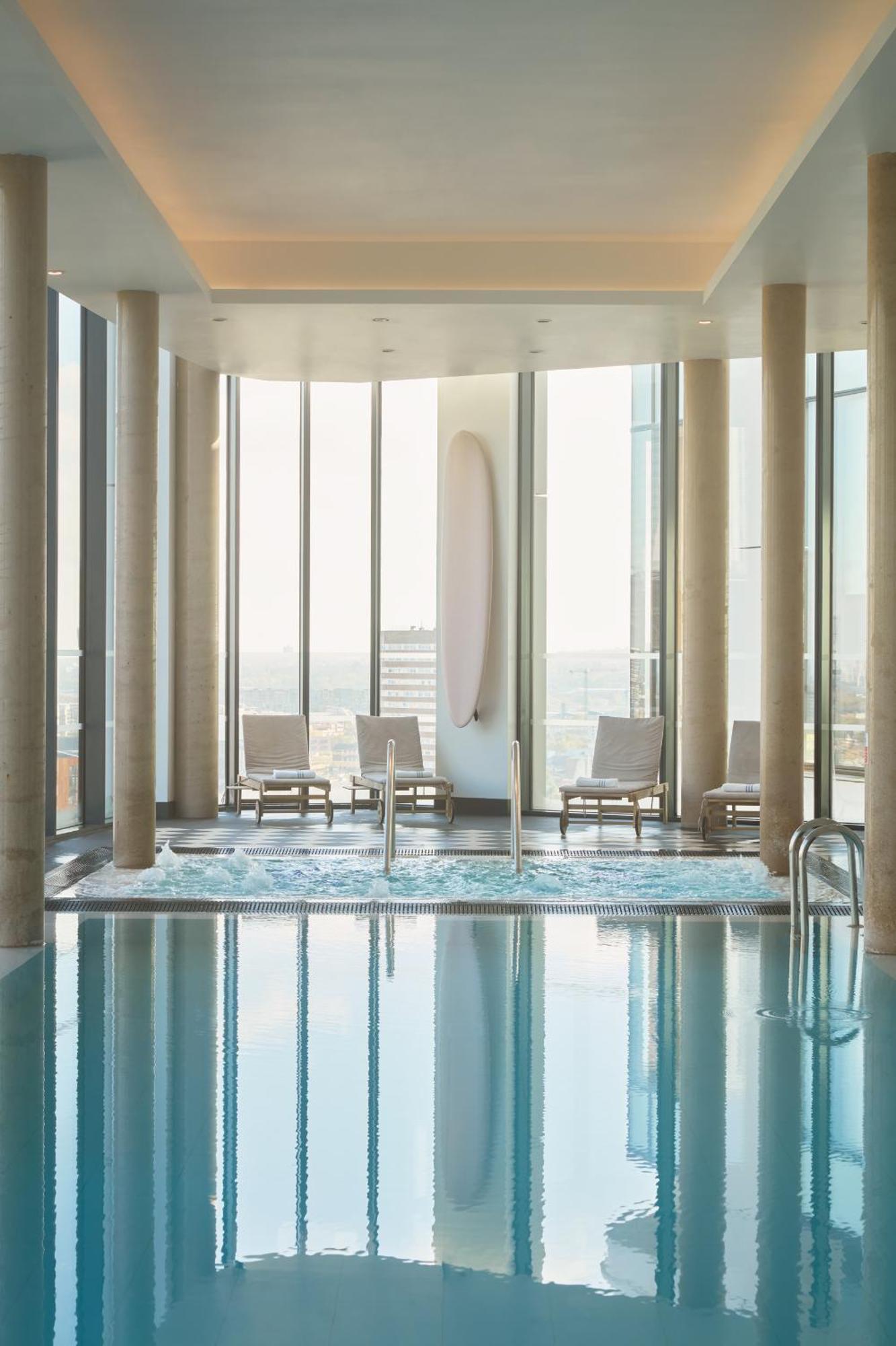 Ark Canary Wharf Apartahotel 4*