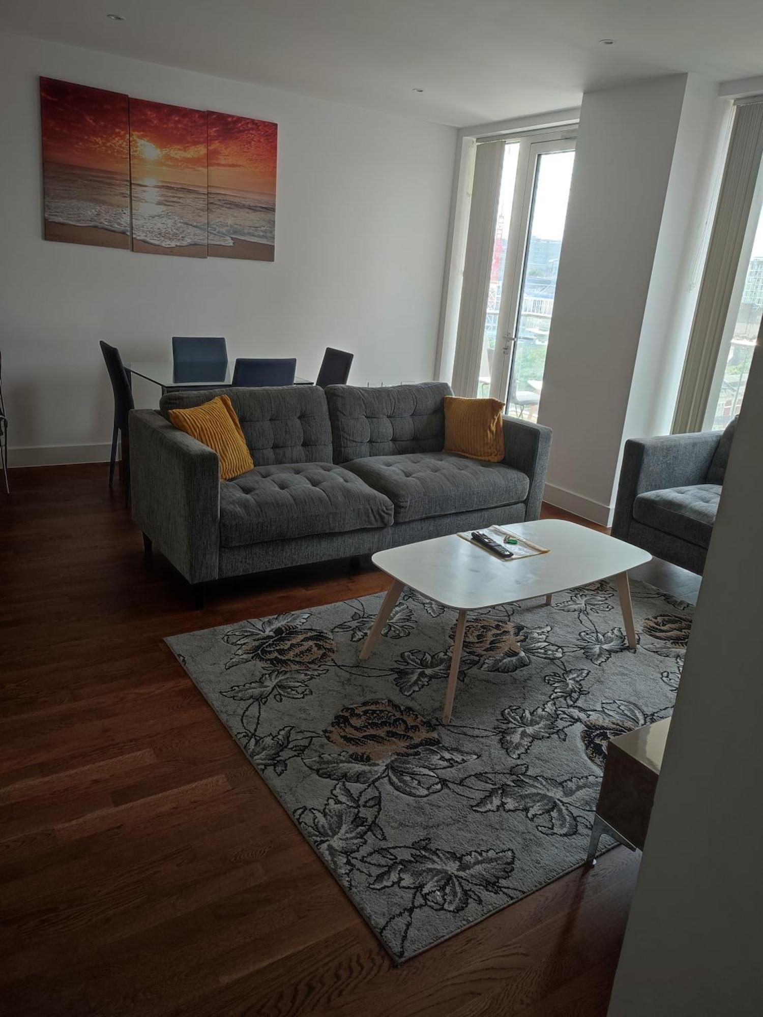 Grandeaur 2-bedrooom In Royal Asenal With Riverview Londres