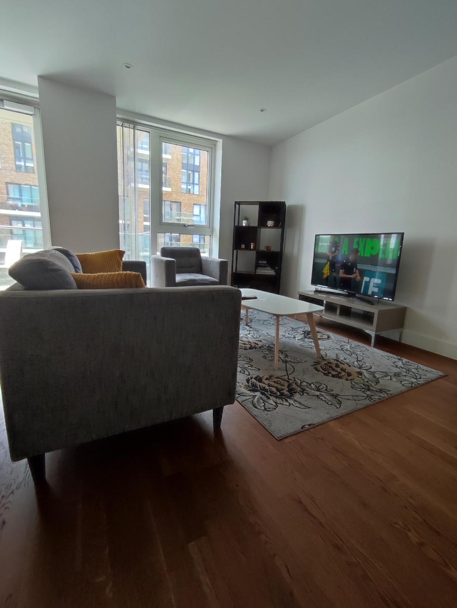 Apartamento Grandeaur 2-bedrooom In Royal Asenal With Riverview Londres