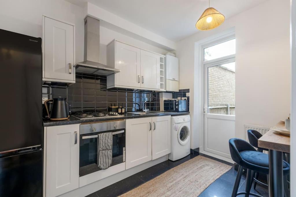 King's Cross Townhouse - Contemporary Garden Flat * Londres