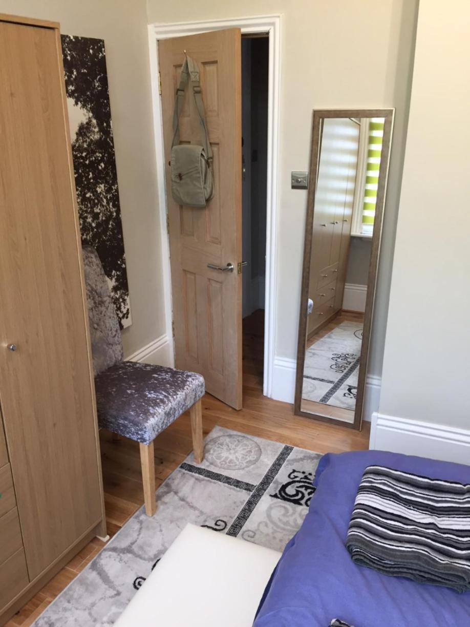 Apartamento Beautiful One Bedroom Flat With Private Balcony Londres