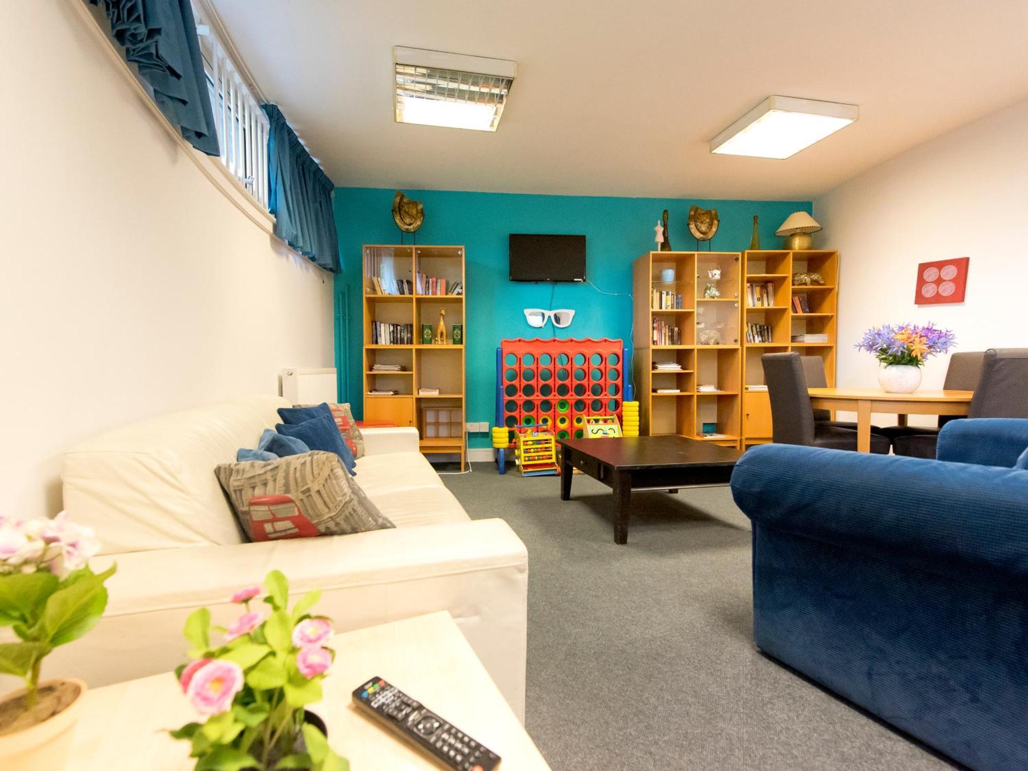 Hostel Yha Thameside *