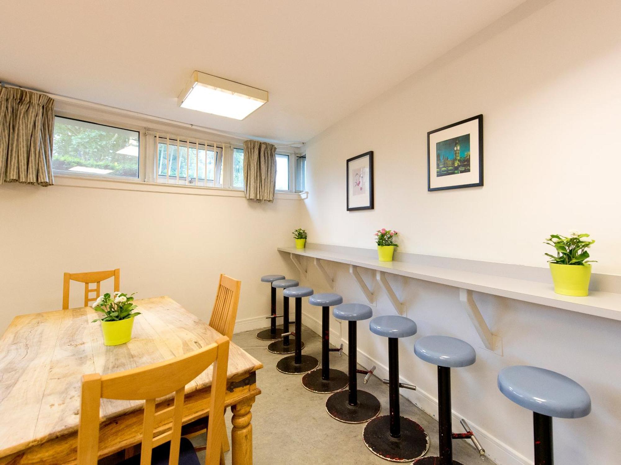 Yha Thameside Hostel