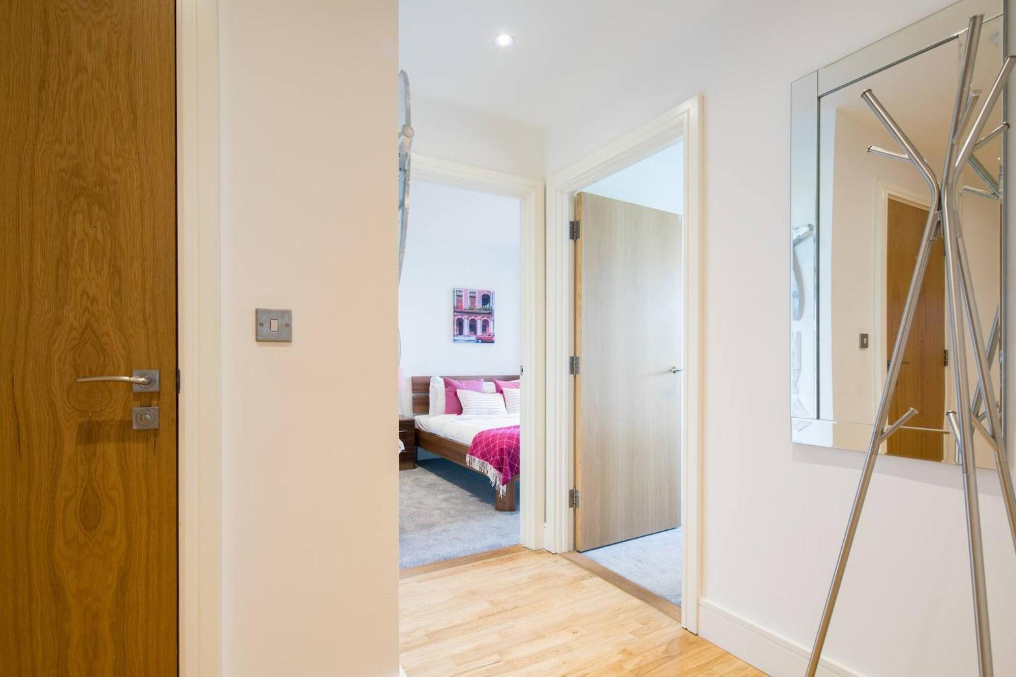 Greenwich Riverside 2 Bed Sleeps 6 *