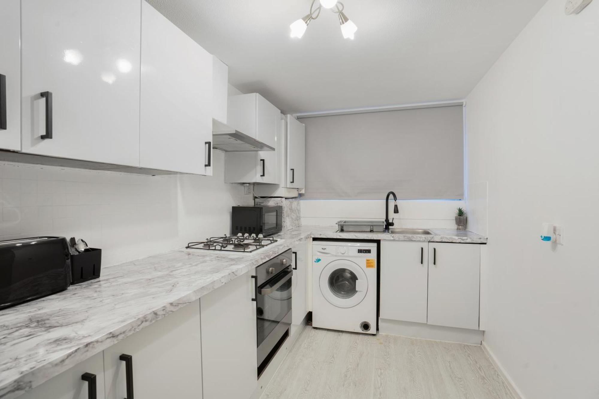 Luxury 3 Bedroom House In Woodgreen Сasa de vacaciones *