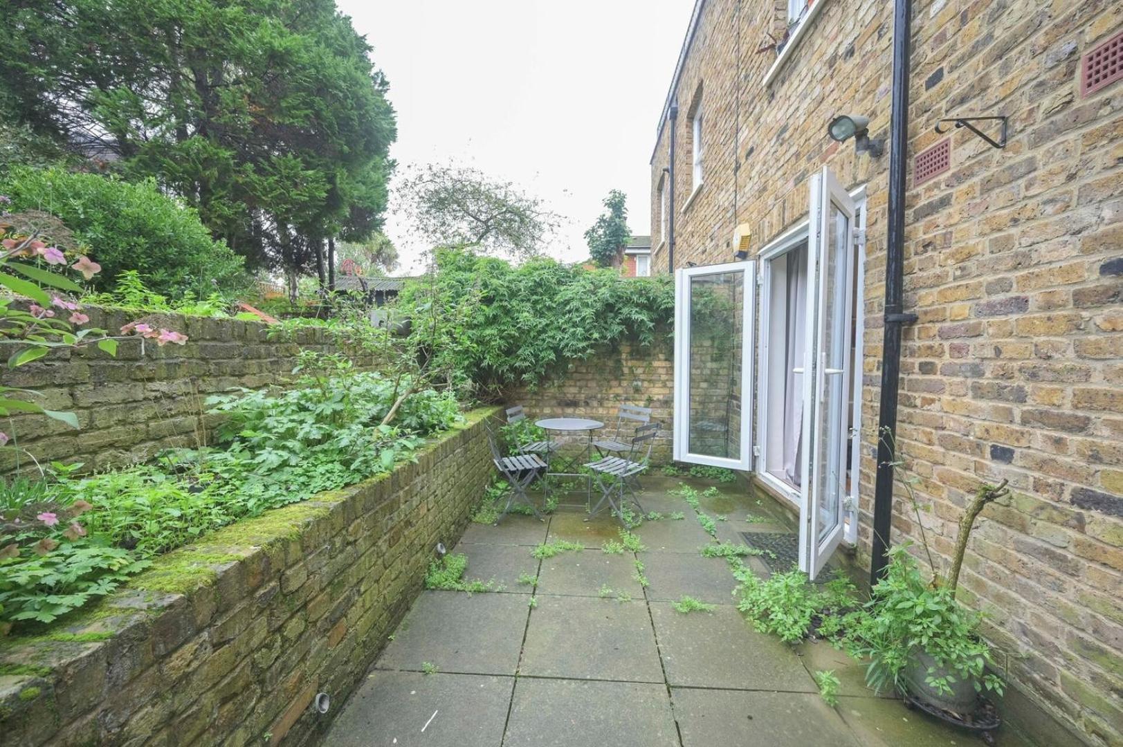 Modern 1bd Basement Flat Near Victoria Park Appartement *