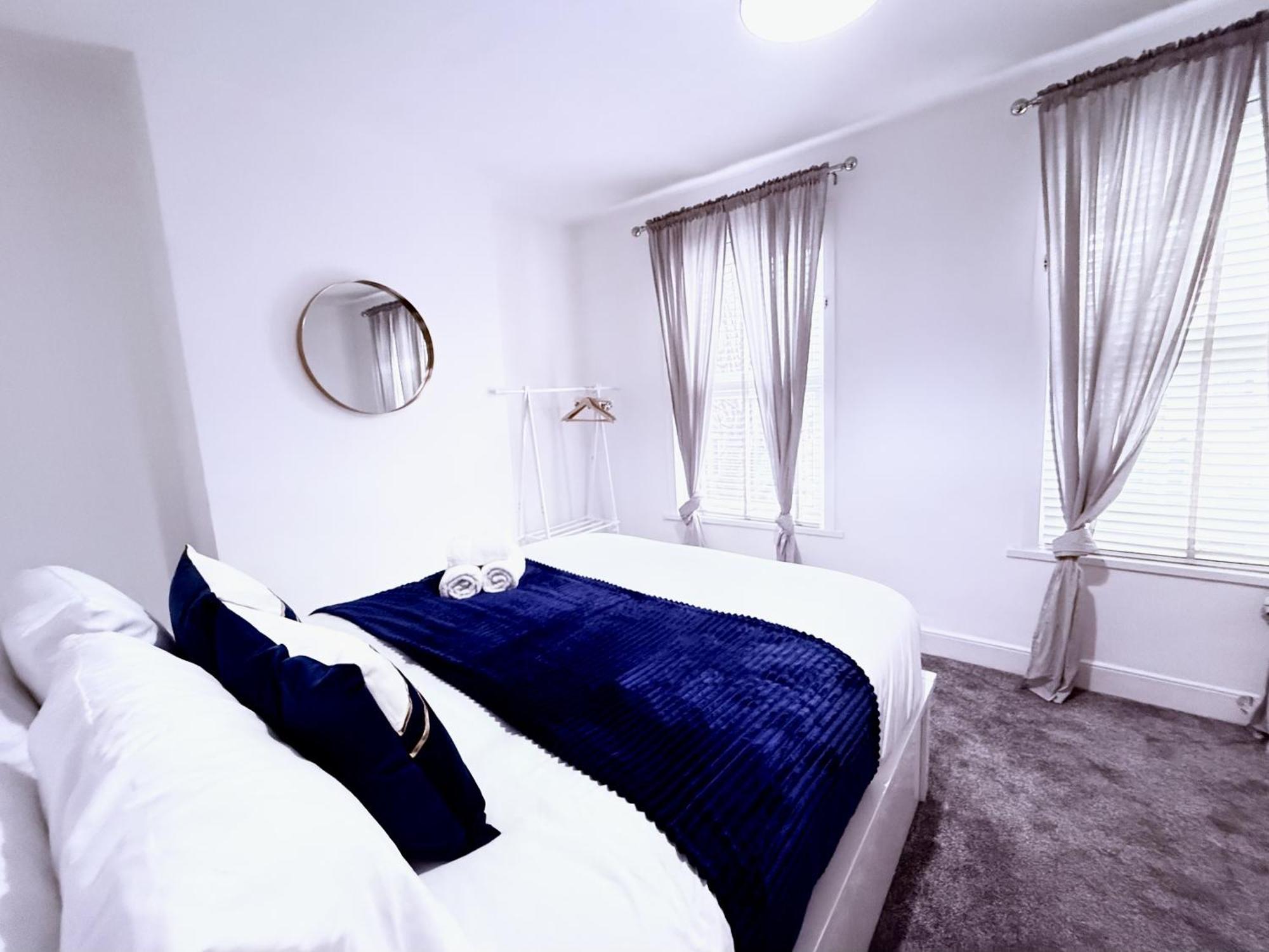 Spacious 3 Bedroom House Near London, O2, Excel, Stratford, Tube Station & Parking Available London