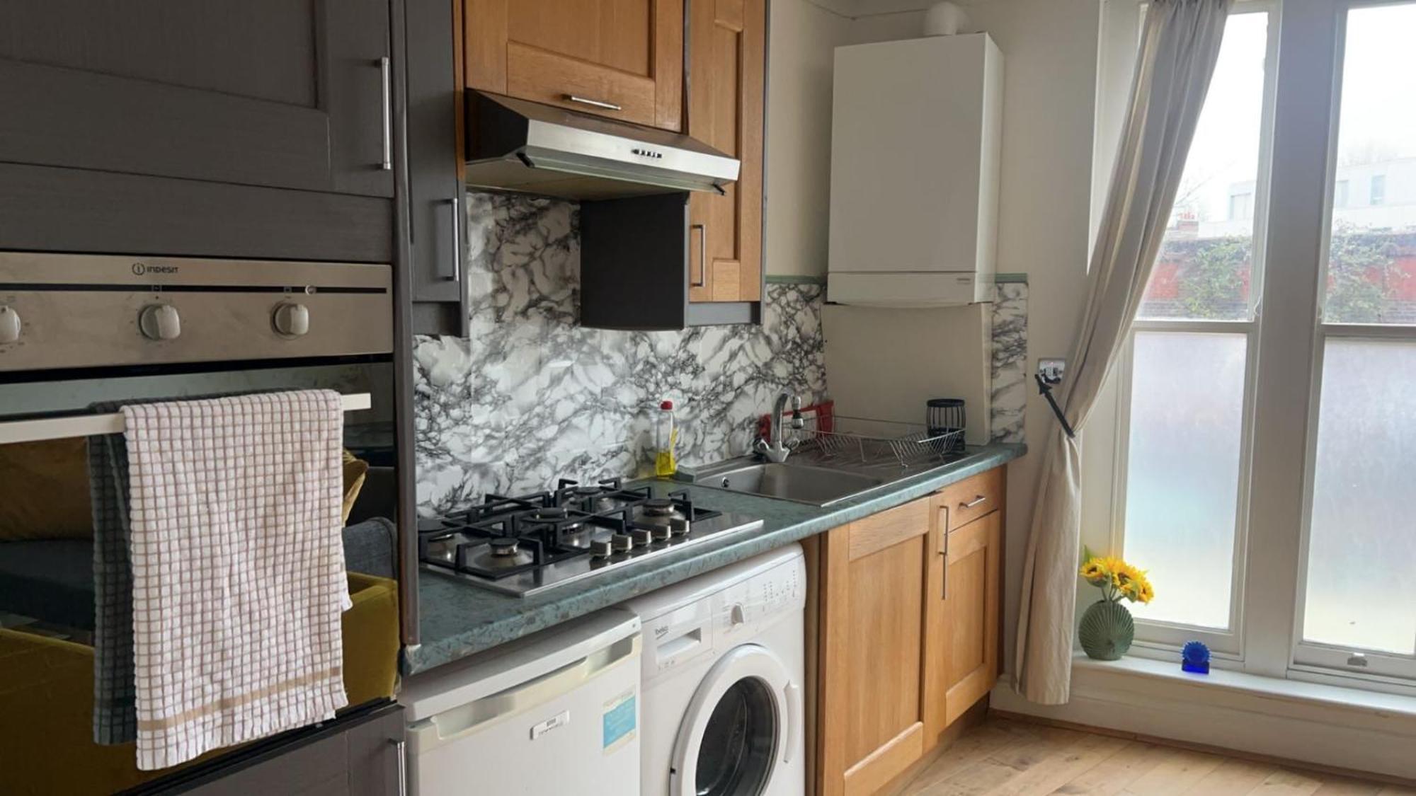 Apartment 1 Bedroom Near Clapham North And Clapham High Street Station London